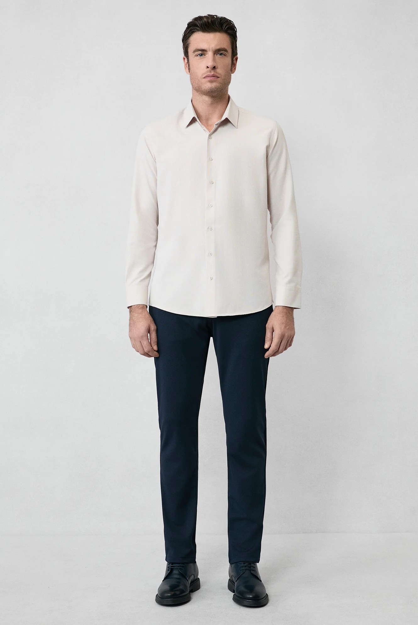 Orta Bej Uzun Kol Slim Fit Klasik Yaka Pamuklu Kolay Ütülenebilir Oxford 4 Mevsim Gömlek - Image 6
