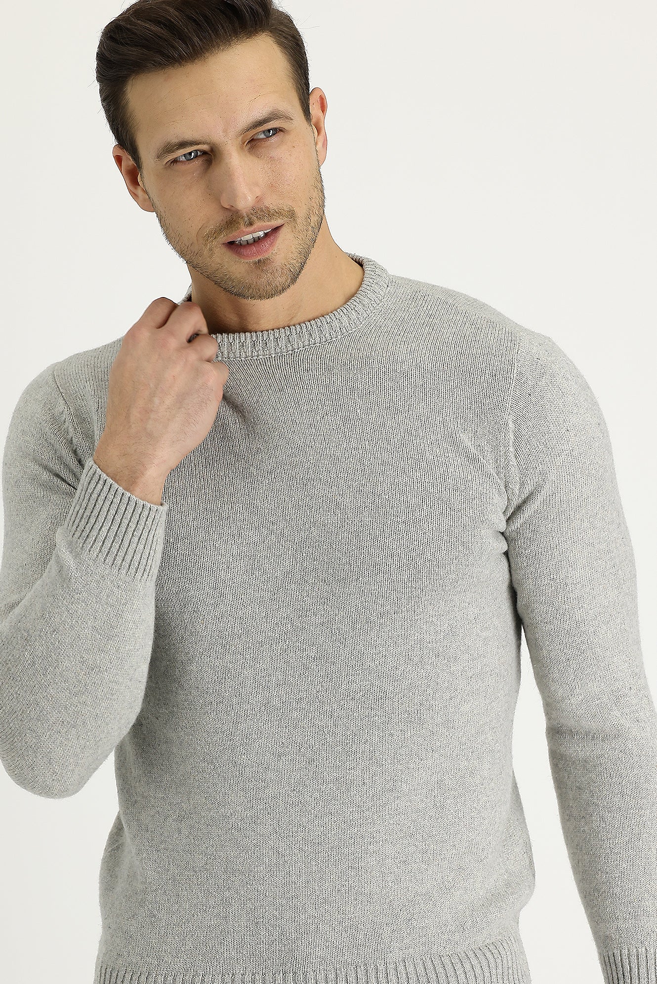 Orta Gri Bisiklet Yaka Slim Fit Dar Kesim Yünlü Triko Kazak
