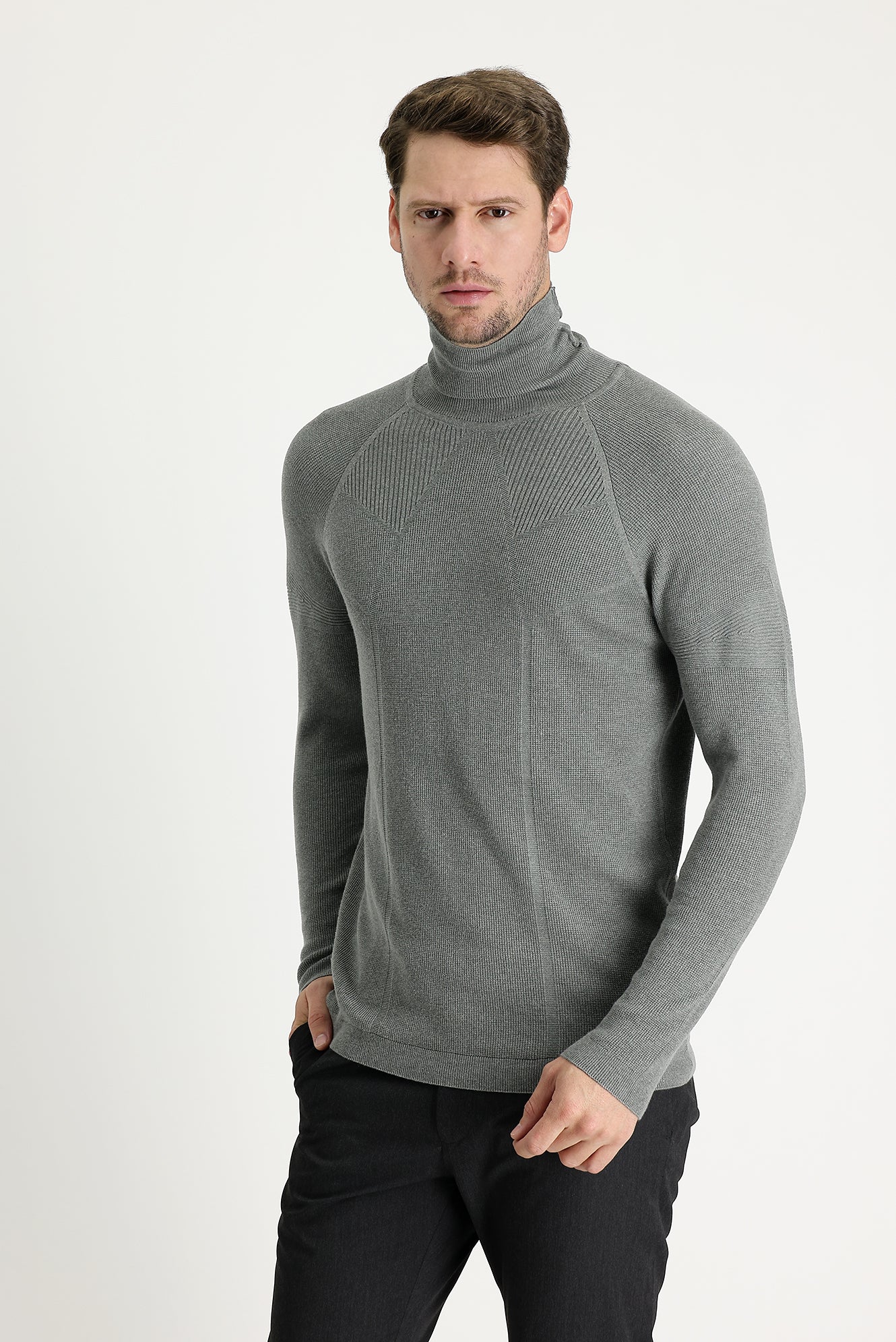 Orta Gri Melanj Balıkçı Yaka Slim Fit Dar Kesim Desenli Pamuklu Triko Kazak - Image 2