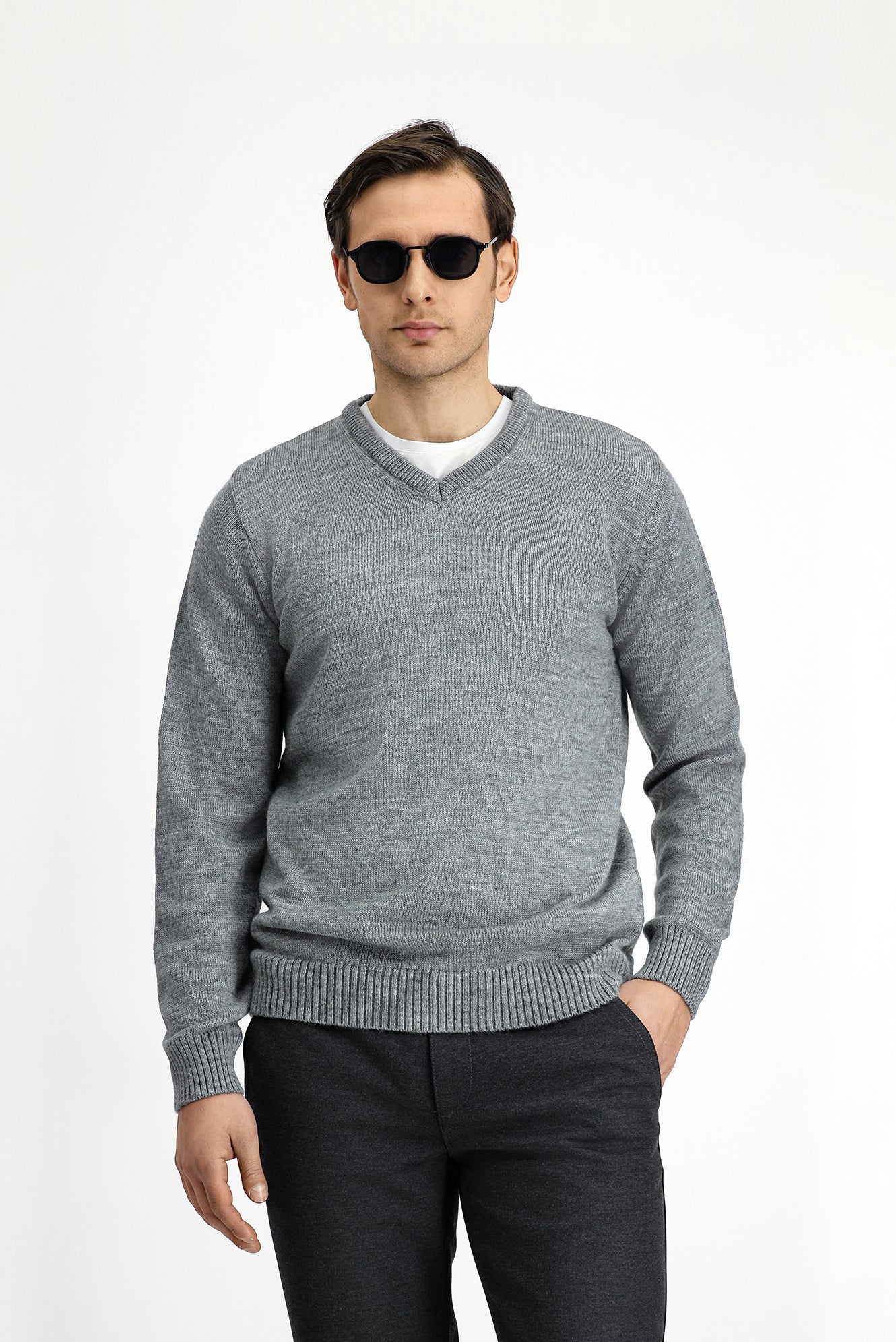 Orta Gri Melanj V Yaka Regular Fit Triko Kazak - Image 3