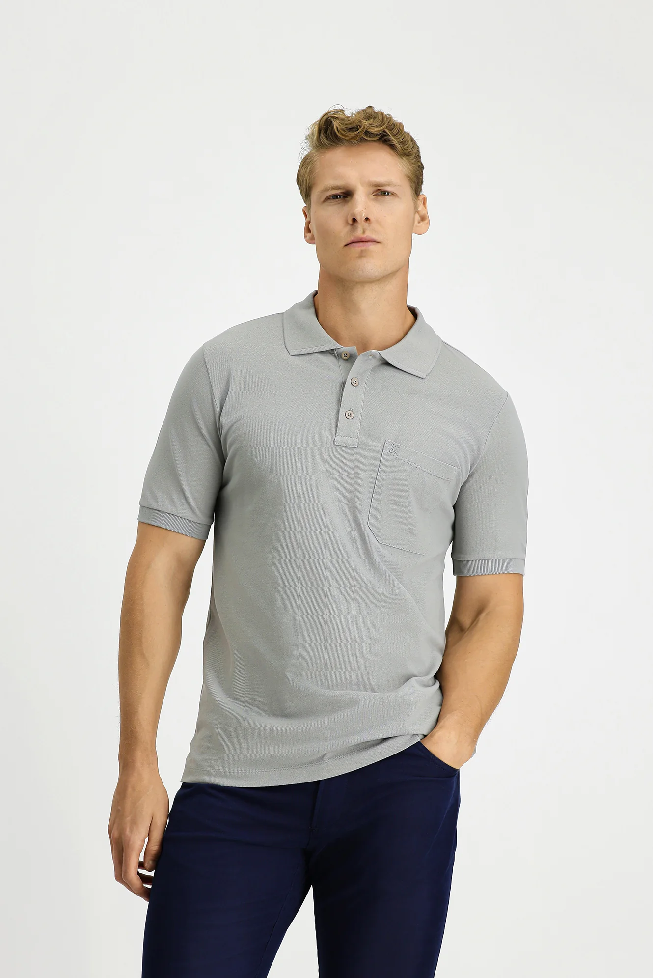 Orta Gri Regular Fit Pamuk Nakışlı Cepli Kıvrılmaz Polo Yaka Tişört - Image 3