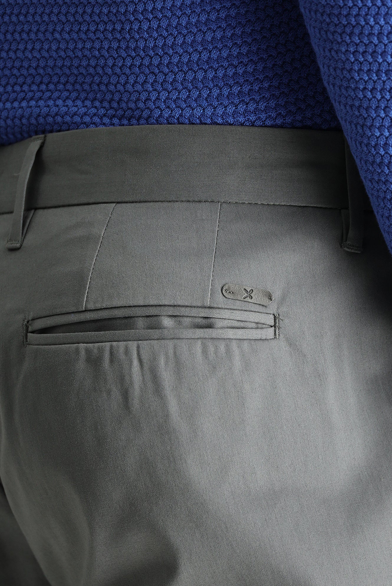 Orta Gri Relaxed Fit Rahat Kesim Likralı Saten Kanvas / Chino Pantolon - Image 5