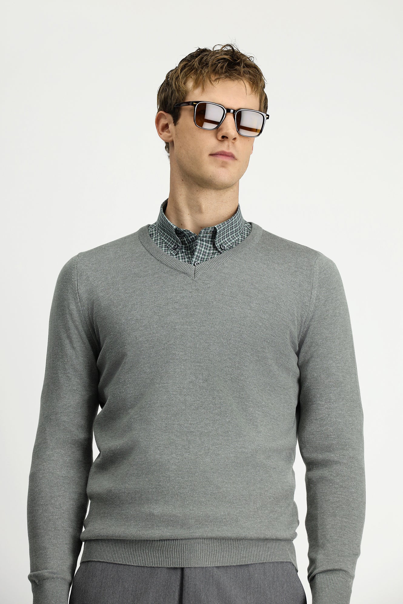 Orta Gri V Yaka Regular Fit Pamuklu Örme Triko Kazak - Image 5