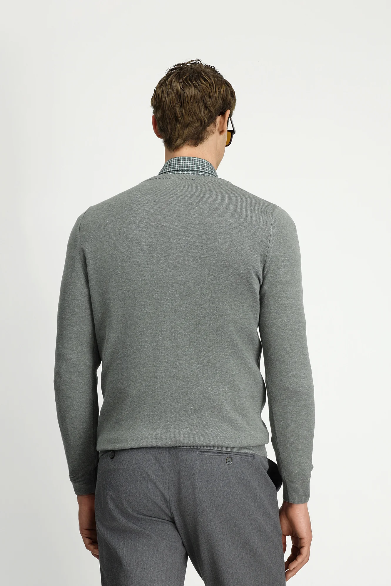 Orta Gri V Yaka Regular Fit Pamuklu Örme Triko Kazak - Image 6