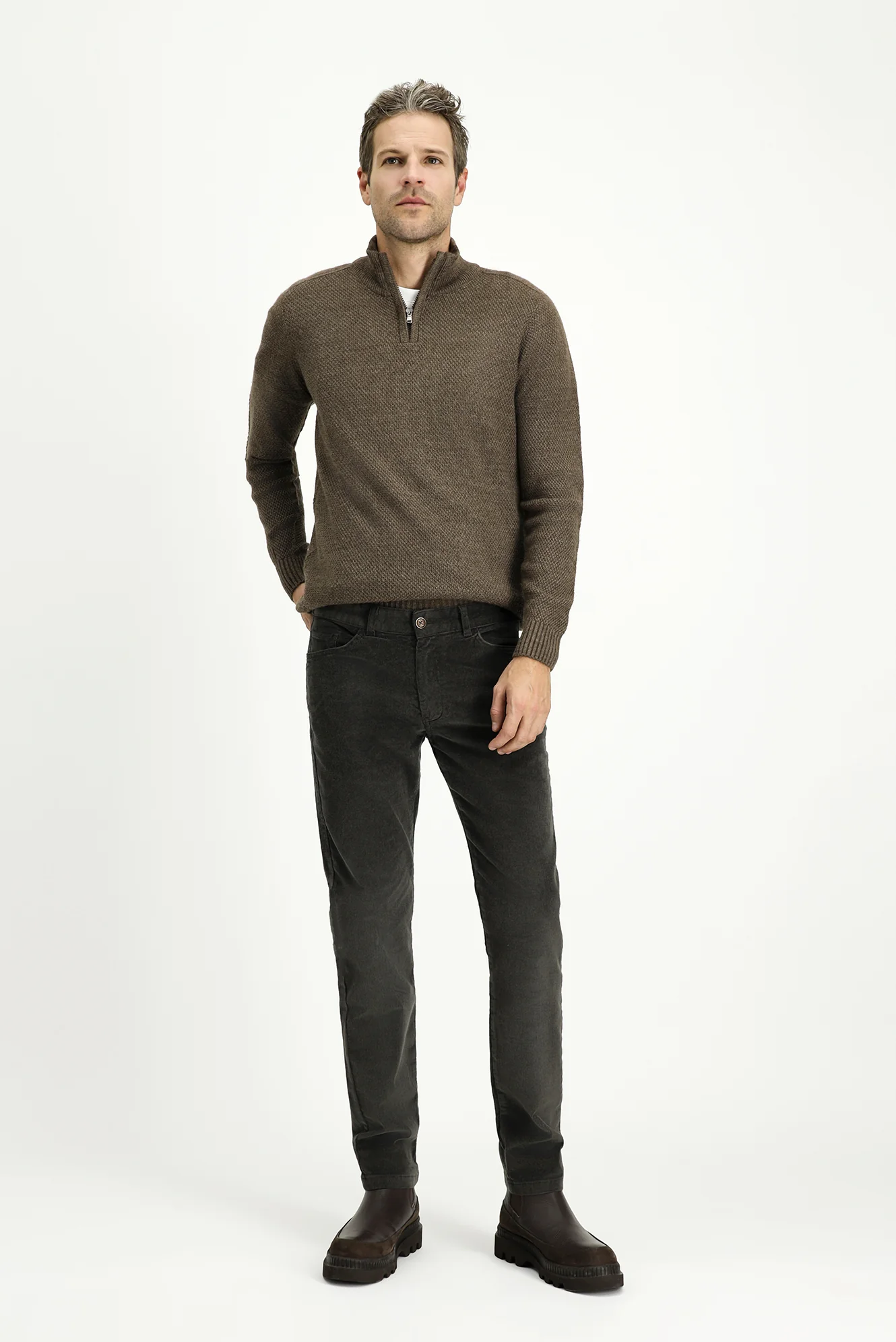 Orta Haki Slim Fit Dar Kesim Likralı Kadife Pantolon - Image 3