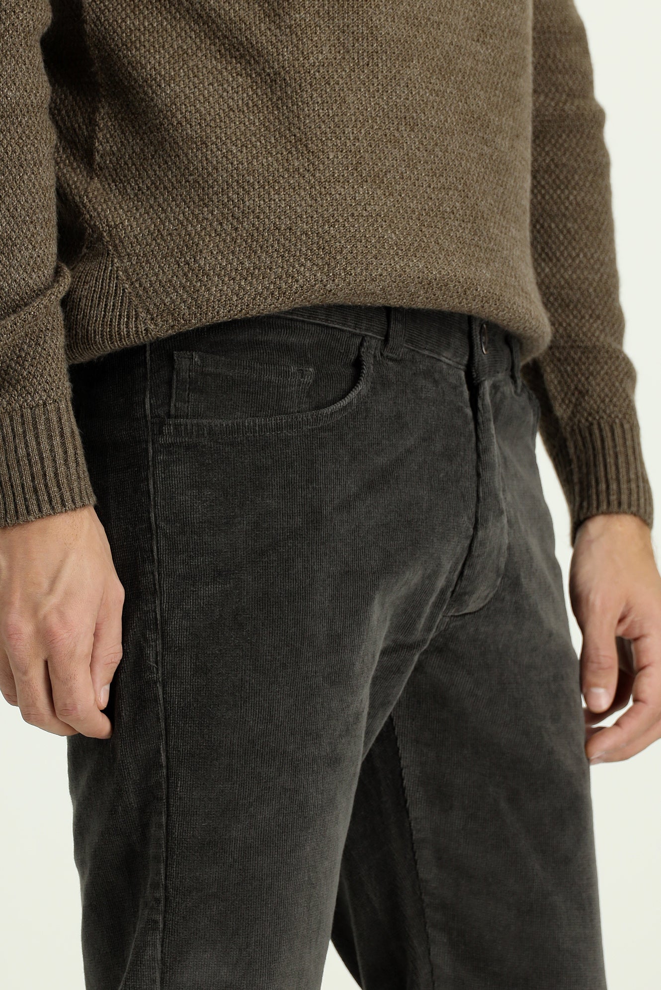 Orta Haki Slim Fit Dar Kesim Likralı Kadife Pantolon - Image 4