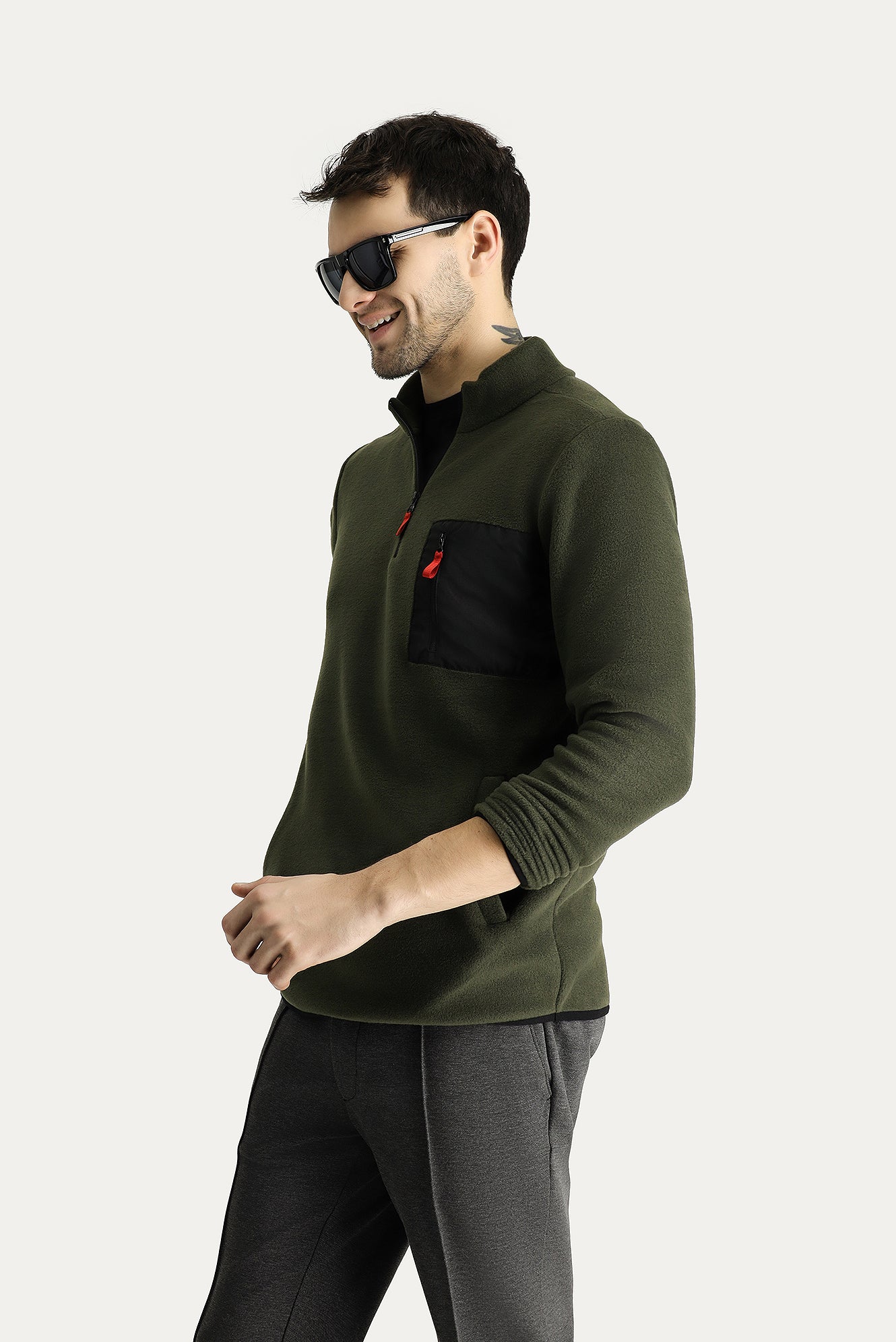 Orta Haki Dik Yaka Yarım Fermuarlı Soğuk Geçirmez Tüylenme Yapmayan Cep Detaylı Polar Sweatshirt
