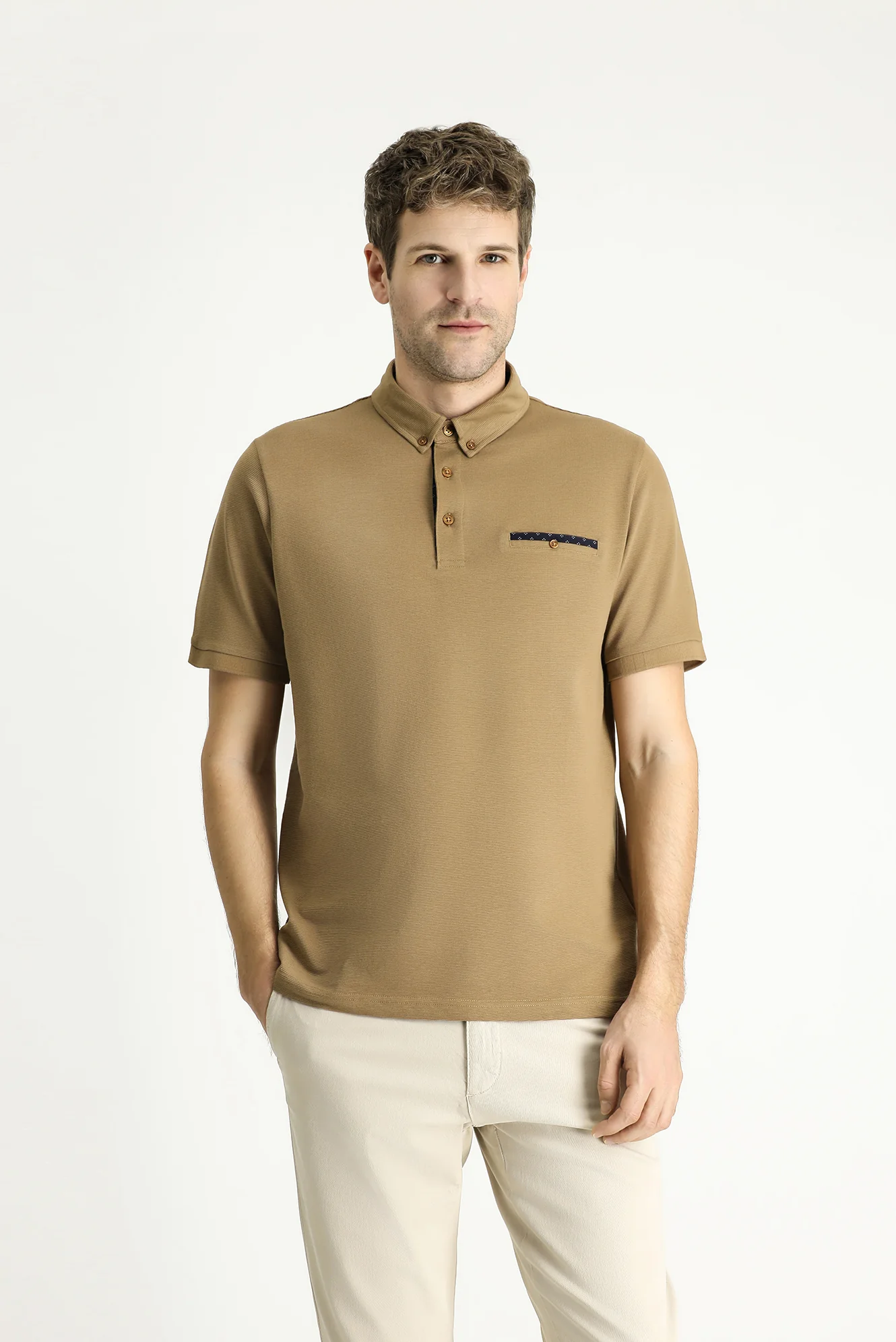 Orta Kahve Polo Yaka Regular Fit Desenli Pamuk Tişört - Image 3