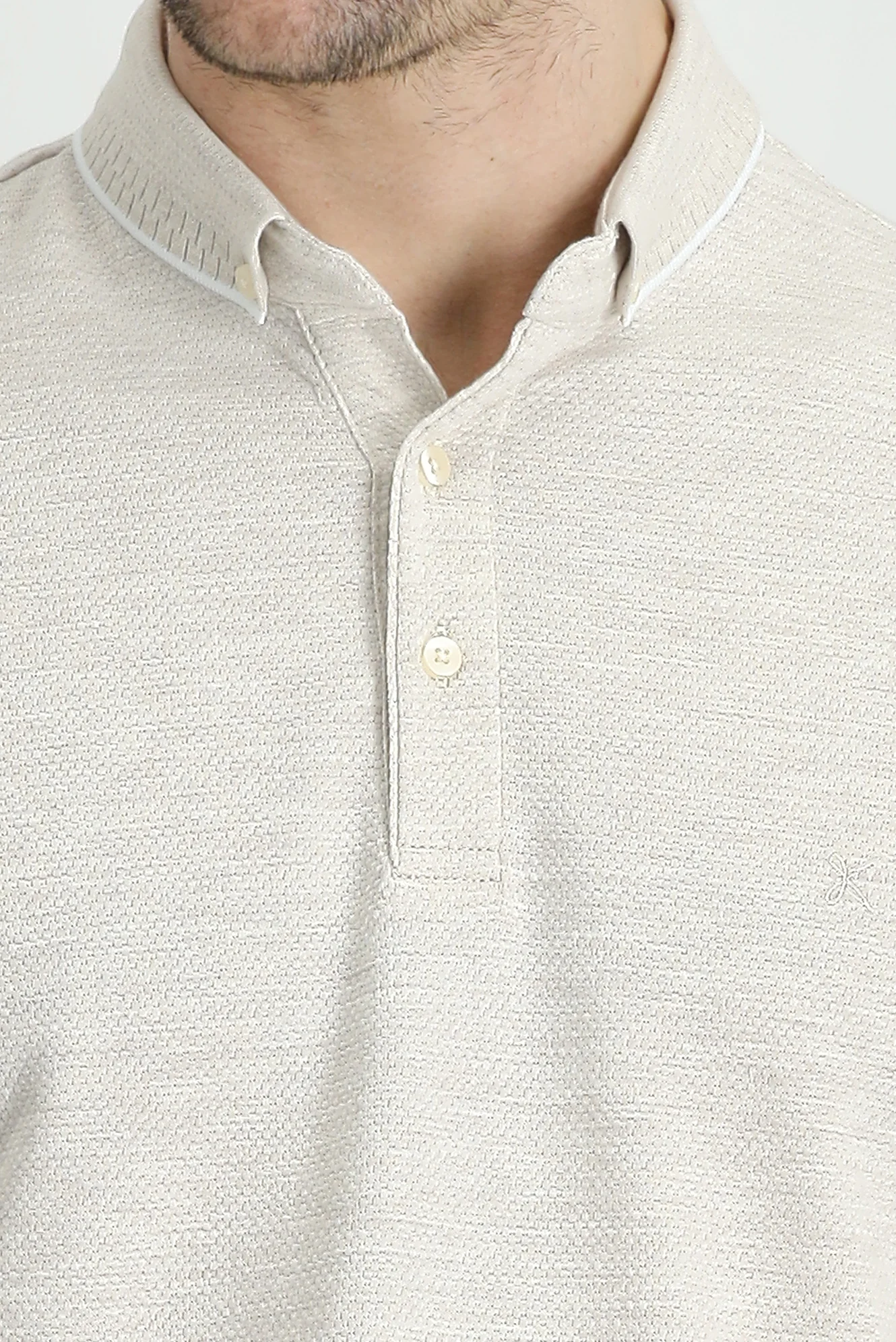 Orta Kahve Polo Yaka Regular Fit Desenli Pamuklu Tişört - Image 4