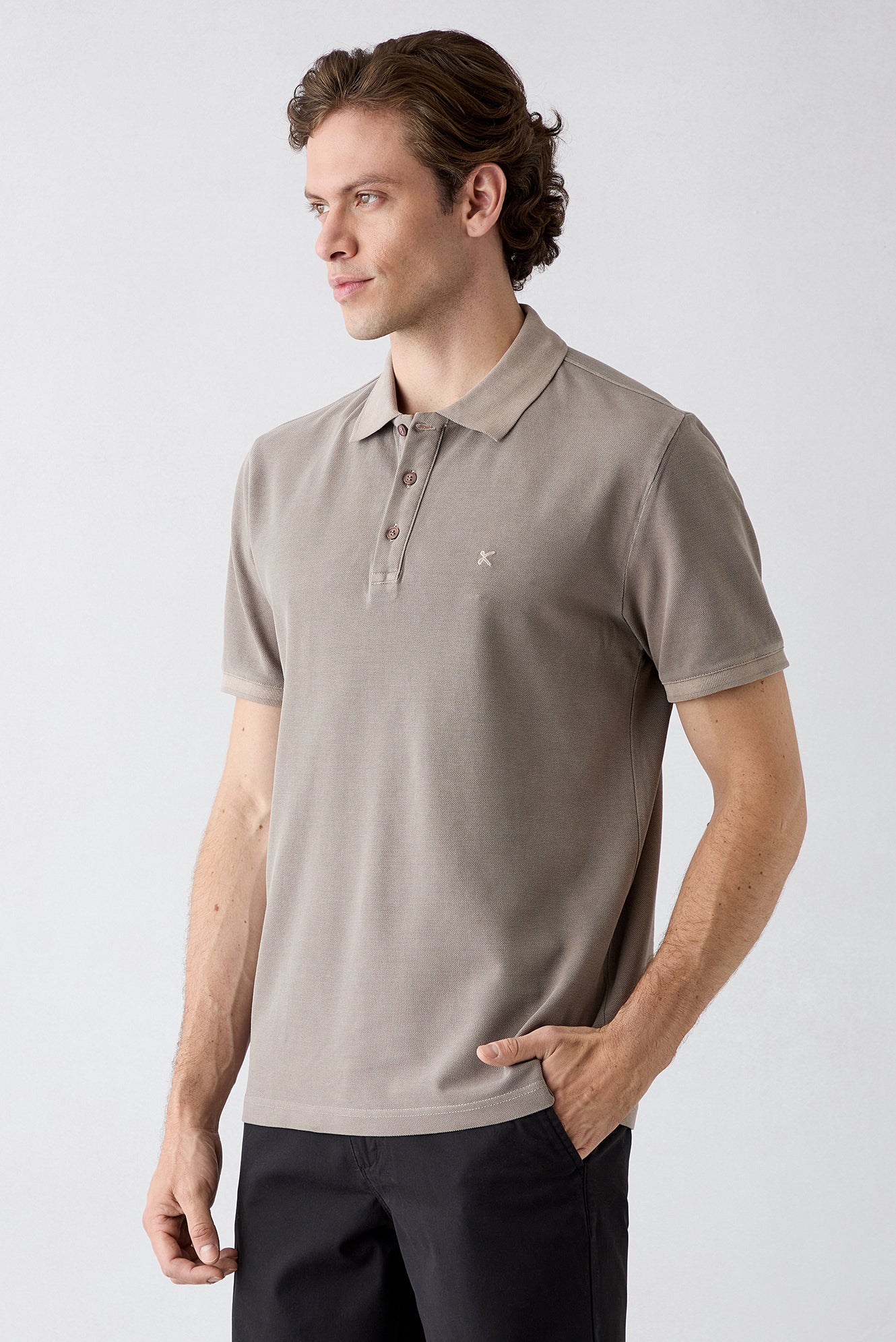 Orta Kahve Regular Fit Düğmeli Polo Yaka Nakışlı %100 Pamuk Tişört - Image 2