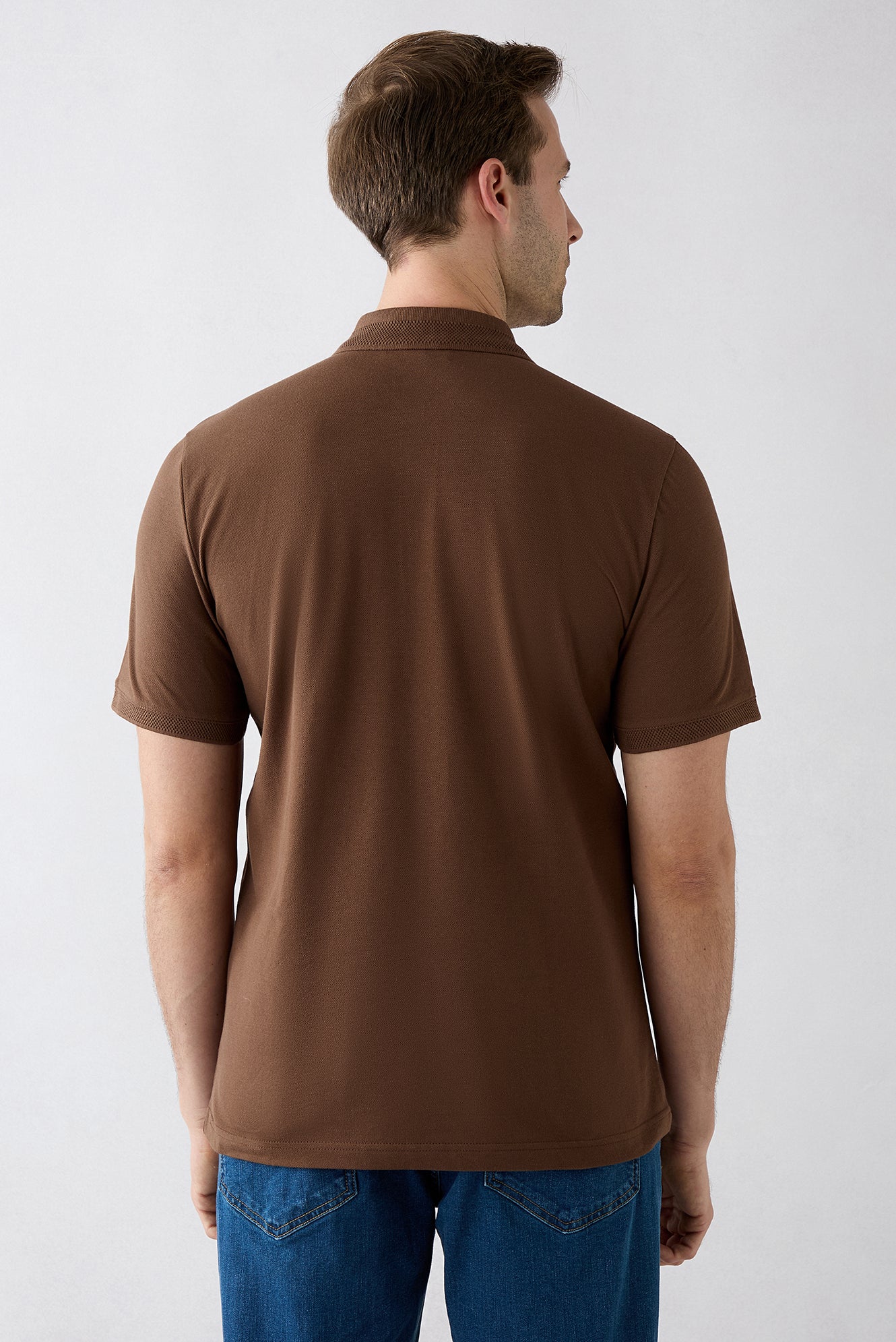 Orta Kahve Kıvrılmaz Polo Yaka Regular Fit Cepli Ribana Detaylı Pamuk Tişört - Image 5