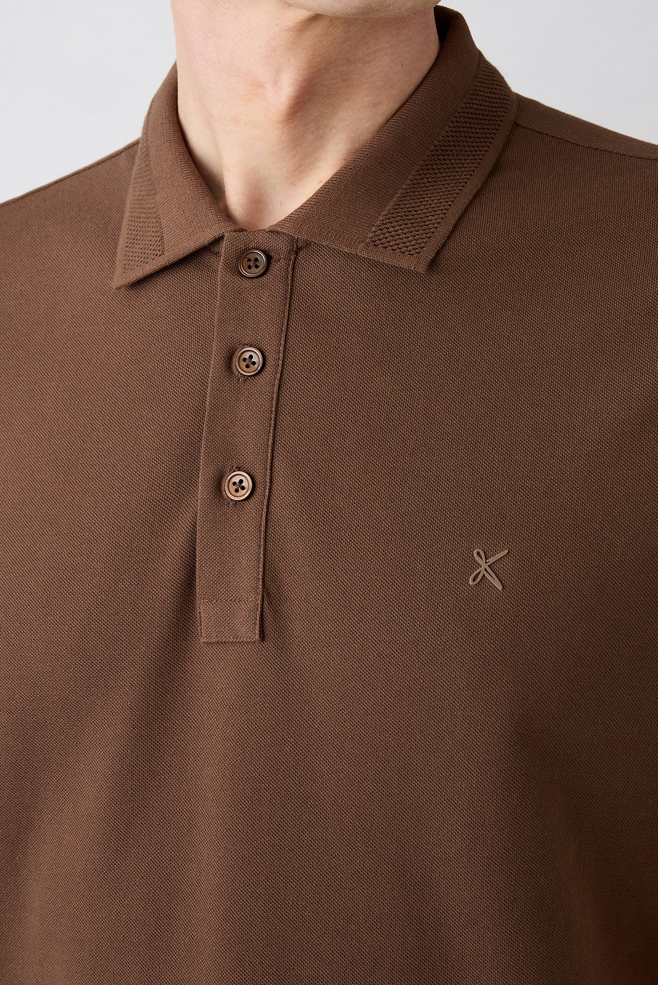 Orta Kahve Kıvrılmaz Polo Yaka Slim Fit Dar Kesim Ribana Detaylı Pamuk Tişört - Image 4