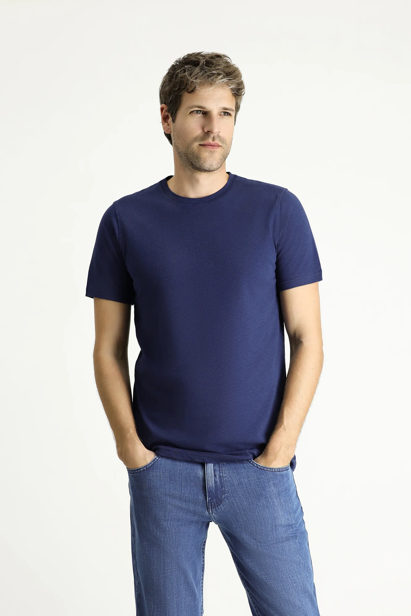 Orta Lacivert Bisiklet Yaka Slim Fit Dar Kesim Keten Karışımlı Tişört - Image 4