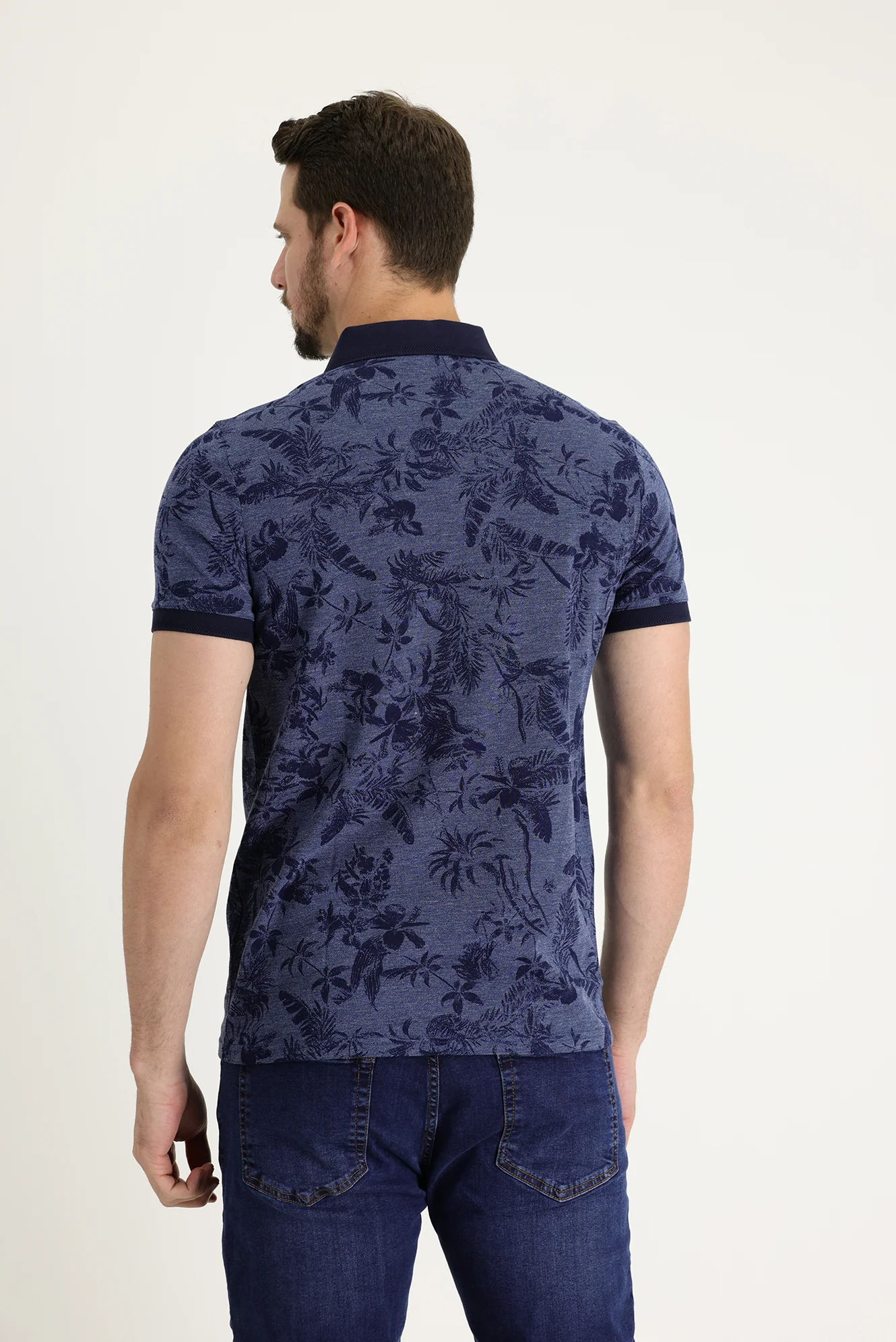 Orta Lacivert Polo Yaka Slim Fit Dar Kesim Baskılı Tişört - Image 3