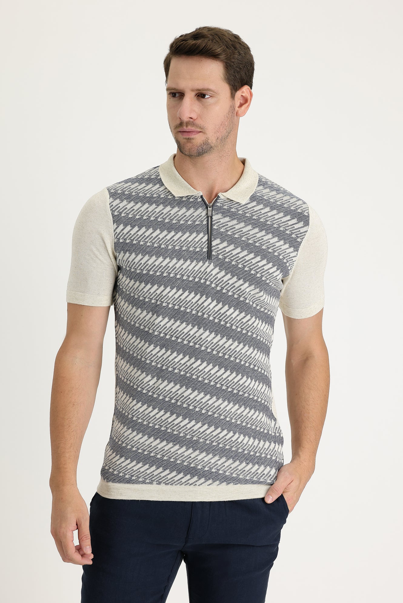 Orta Lacivert Polo Yaka Slim Fit Dar Kesim Desenli Fermuarlı Keten Tişört - Image 2
