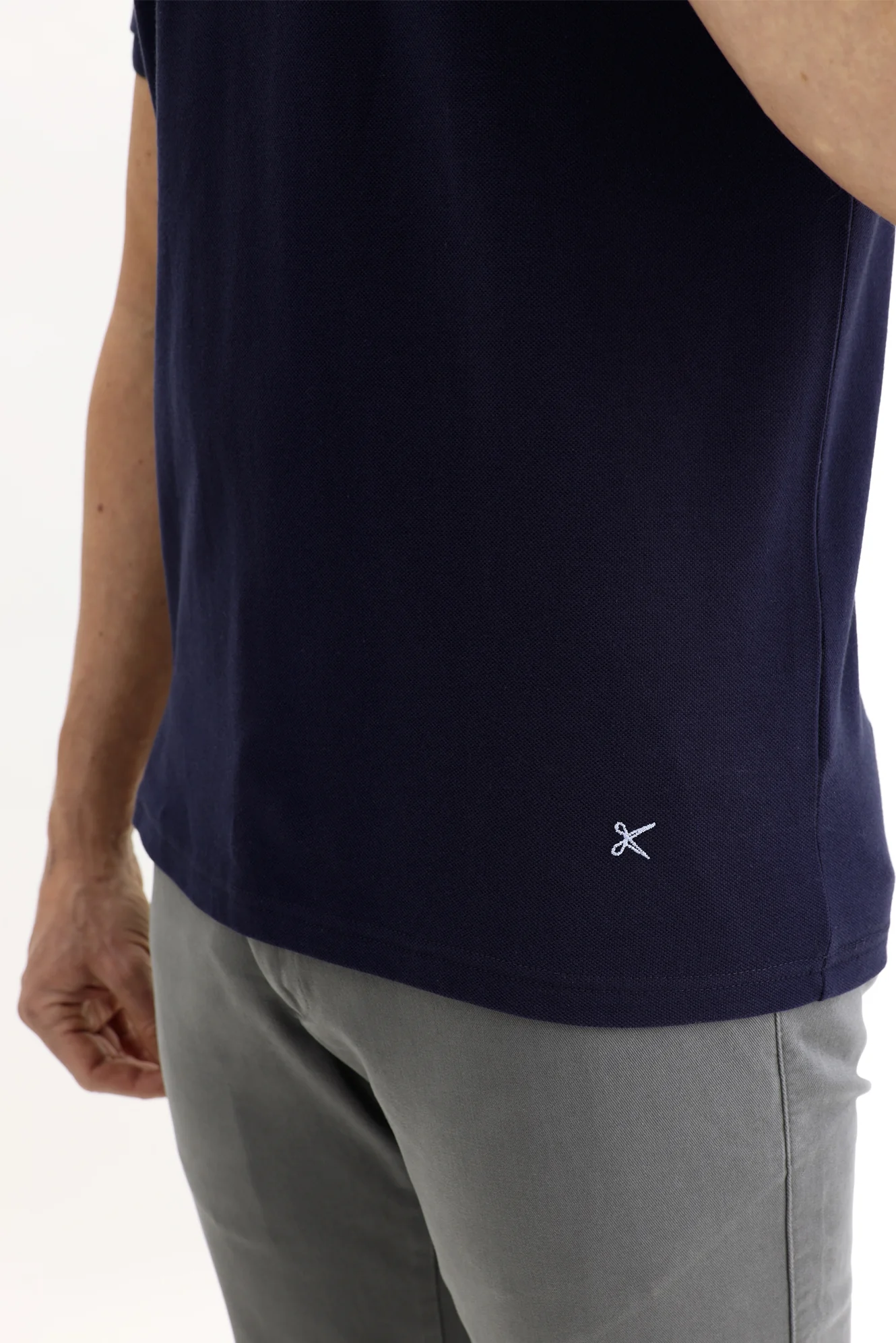 Orta Lacivert Polo Yaka Slim Fit Dar Kesim Nakışlı Pamuk Tişört - Image 3
