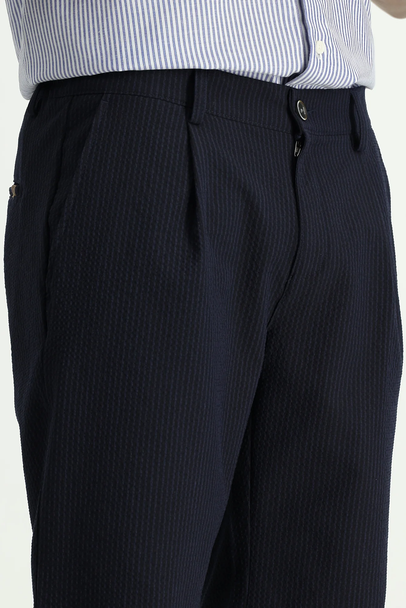 Orta Lacivert Regular Fit Standart Kesim Likralı Çizgili Pileli Gofre Bermuda Şort - Image 6