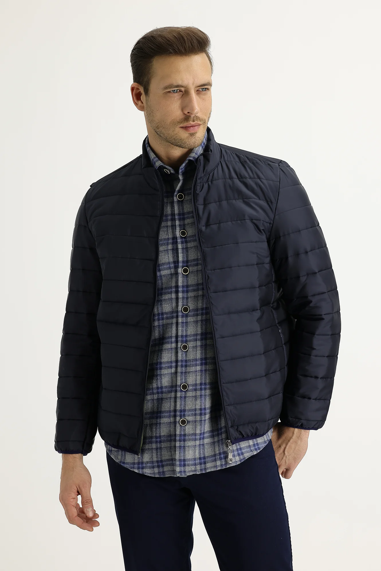 Orta Lacivert Slim Fit Dar Kesim Kapitone Spor Mont
