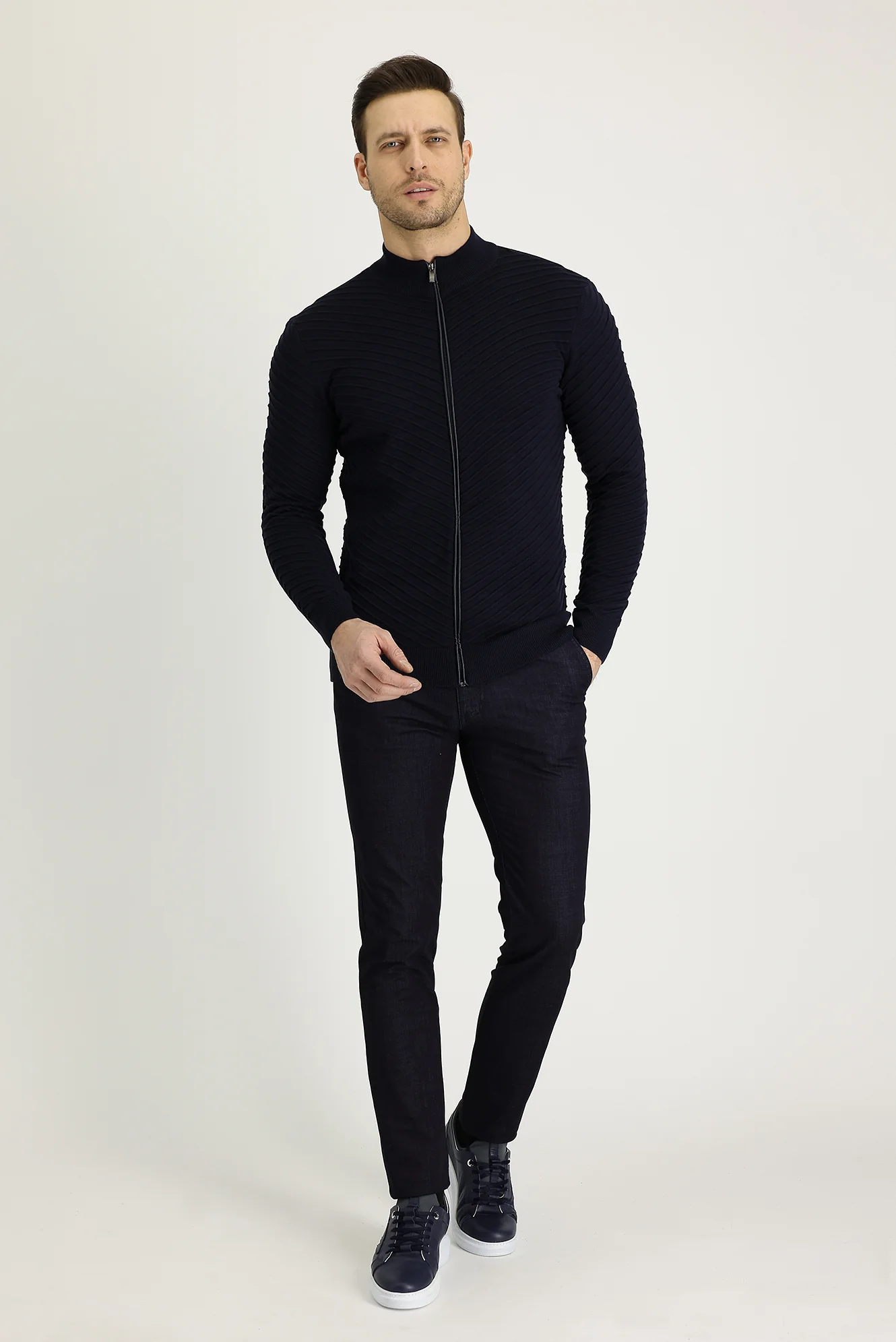 Orta Lacivert Slim Fit Dar Kesim Likralı Denim Look Pantolon