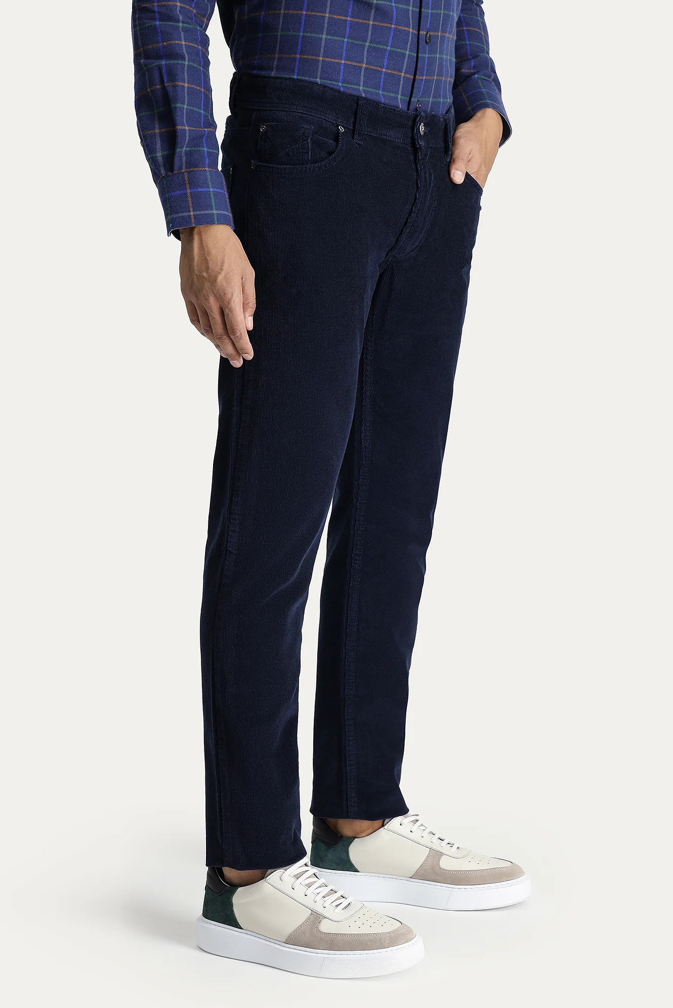 Orta Lacivert Slim Fit Dar Kesim Likralı Kadife Pantolon - Image 2