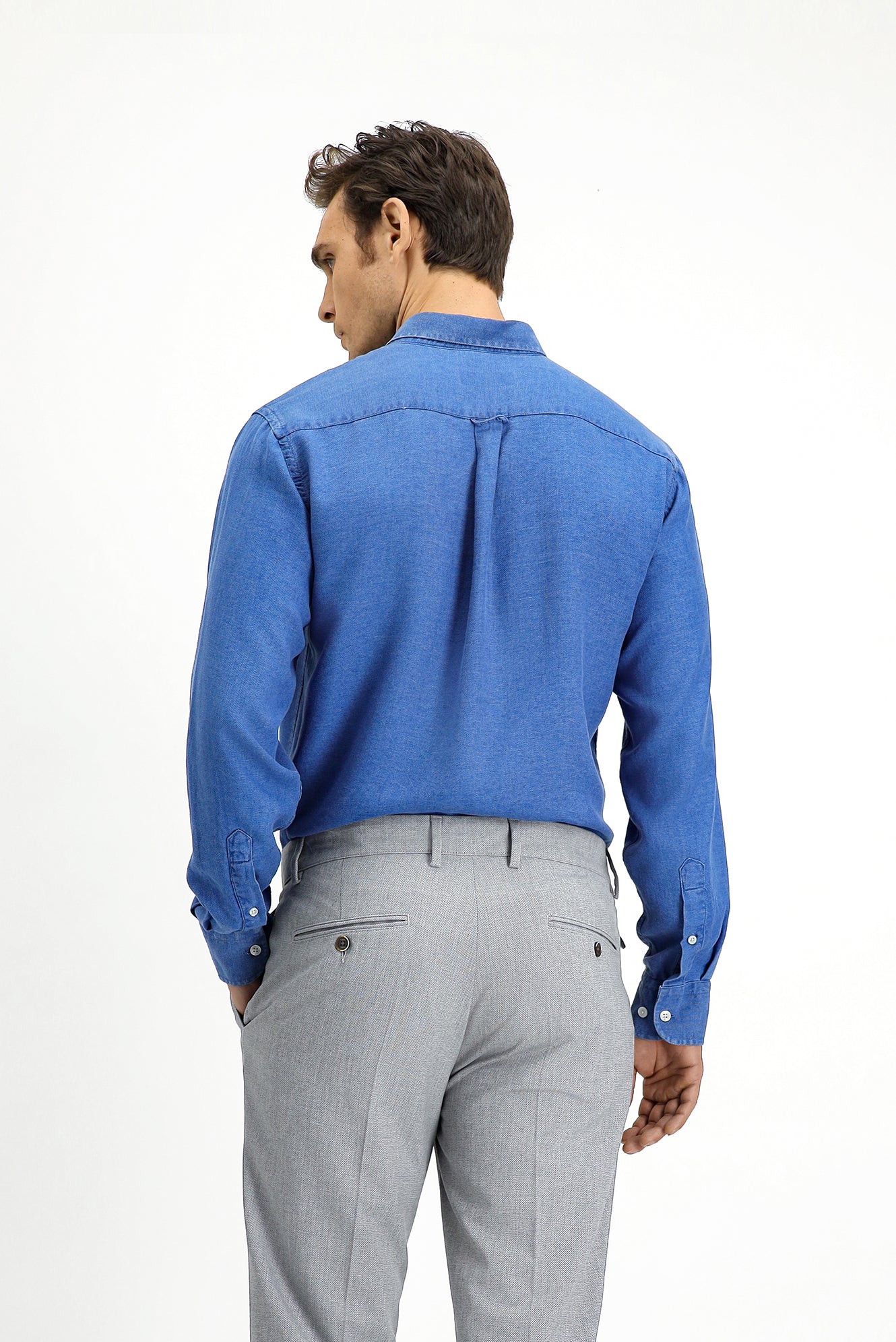 Orta Lacivert Uzun Kol Regular Fit Spor Düğmeli Yaka Denim Görünümlü Lyocell Gömlek - Image 5