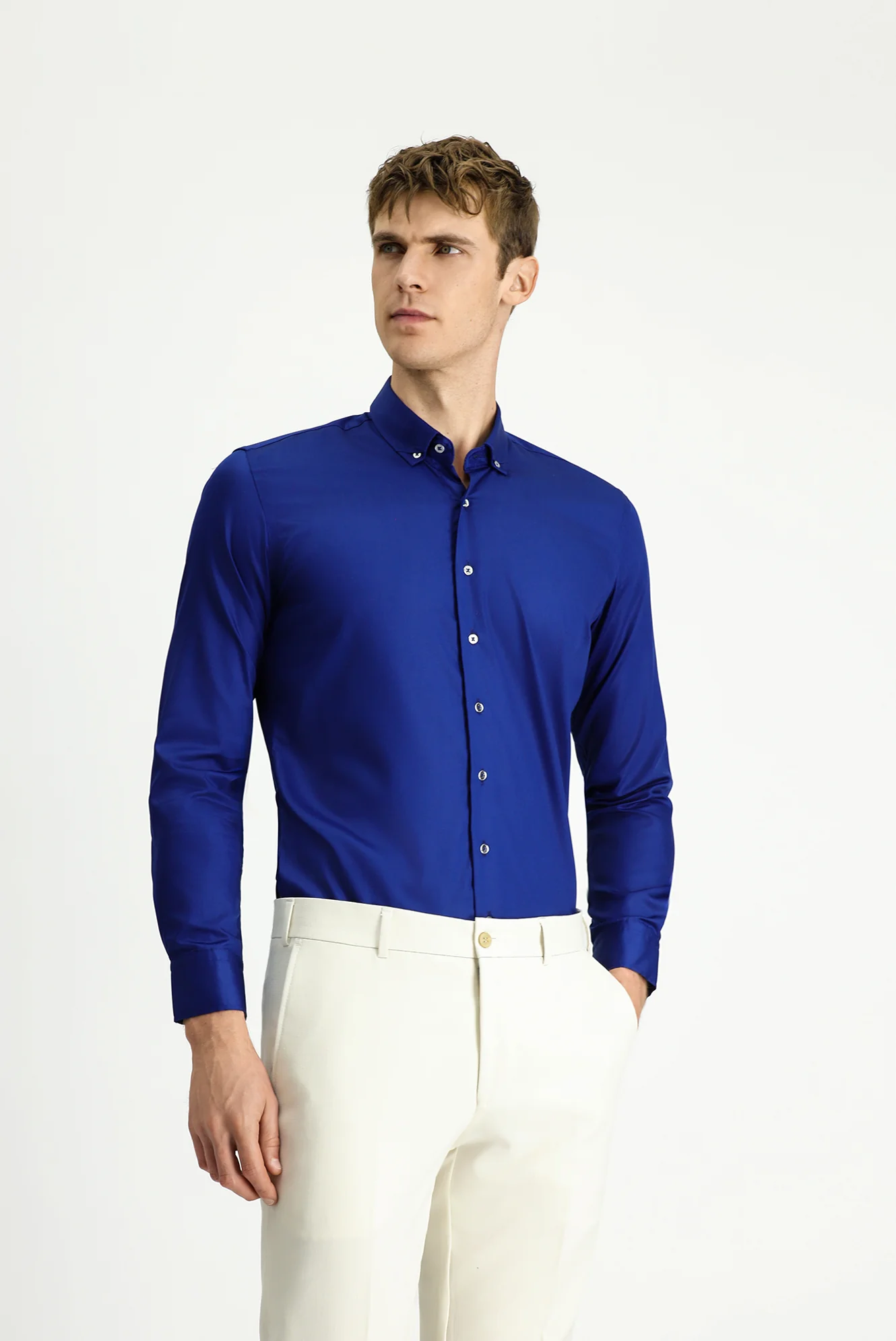 Orta Lacivert Uzun Kol Slim Fit Dar Kesim Non Iron Ütü Gerektirmeyen Pamuklu Düğmeli Yaka Gömlek