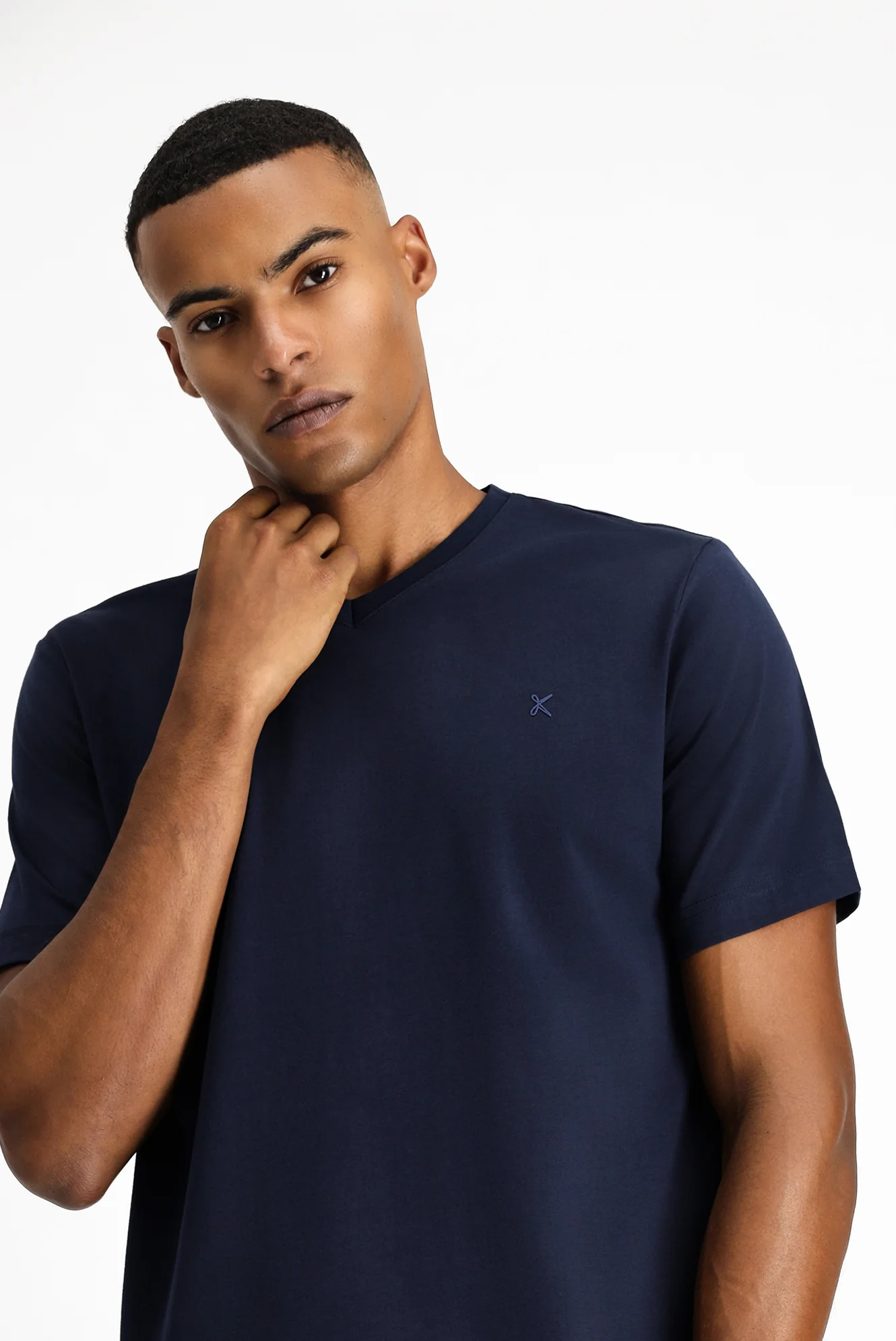 Orta Lacivert V Yaka Slim Fit Dar Kesim Süprem Pamuklu Basic Tişört - Image 3