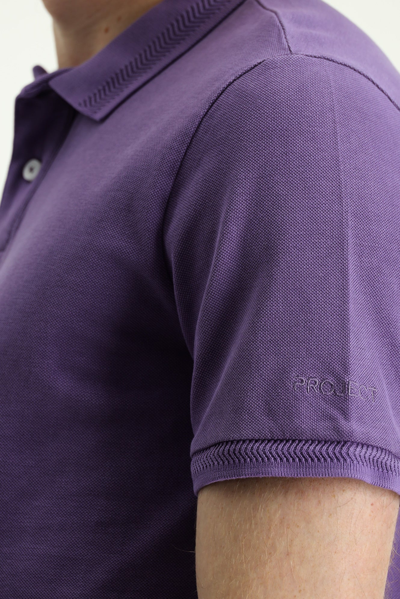 Orta Mor Polo Yaka Slim Fit Dar Kesim Nakışlı Pamuk Tişört - Image 4