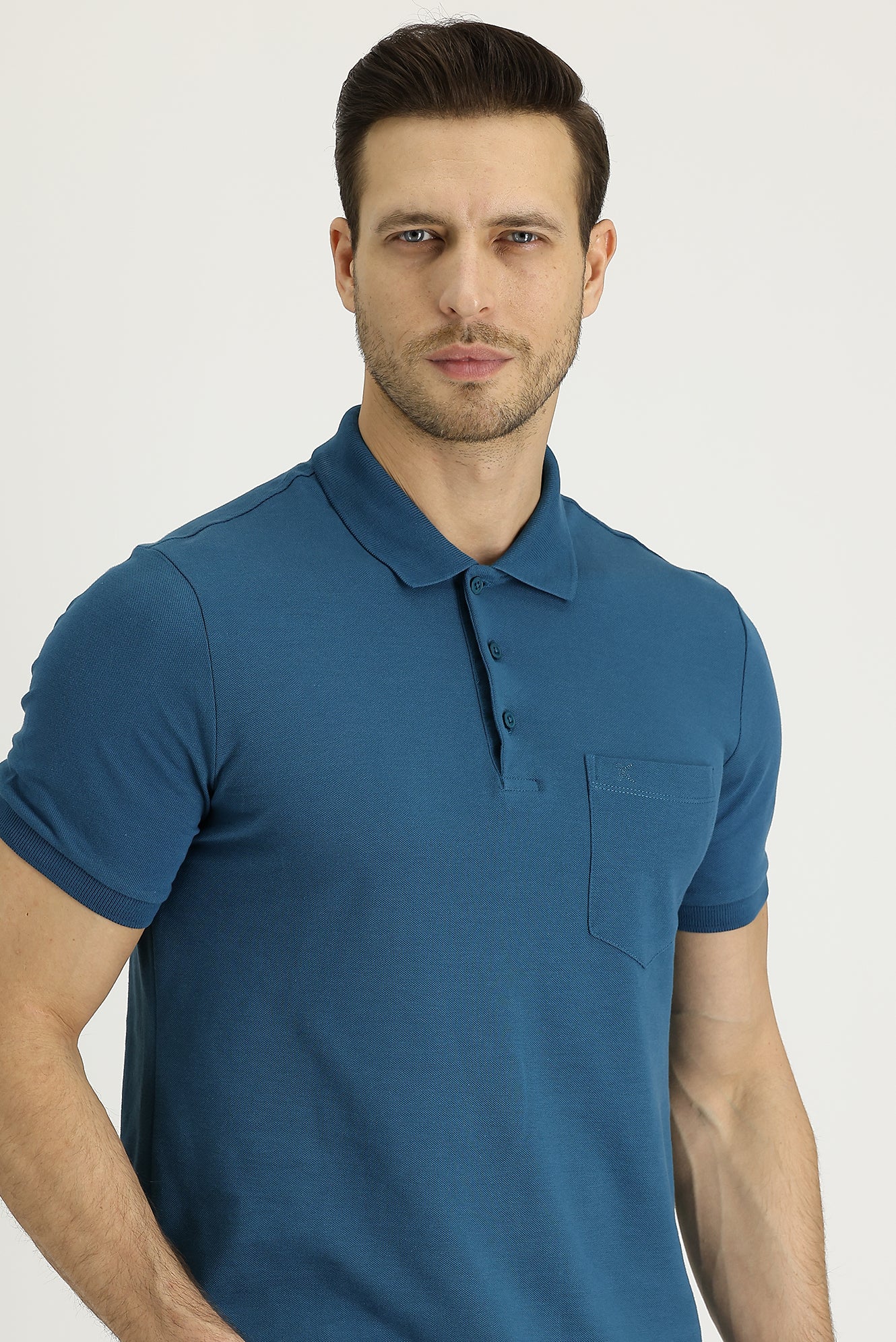 Orta Petrol Polo Yaka Regular Fit Nakışlı Pamuk Tişört - Image 2