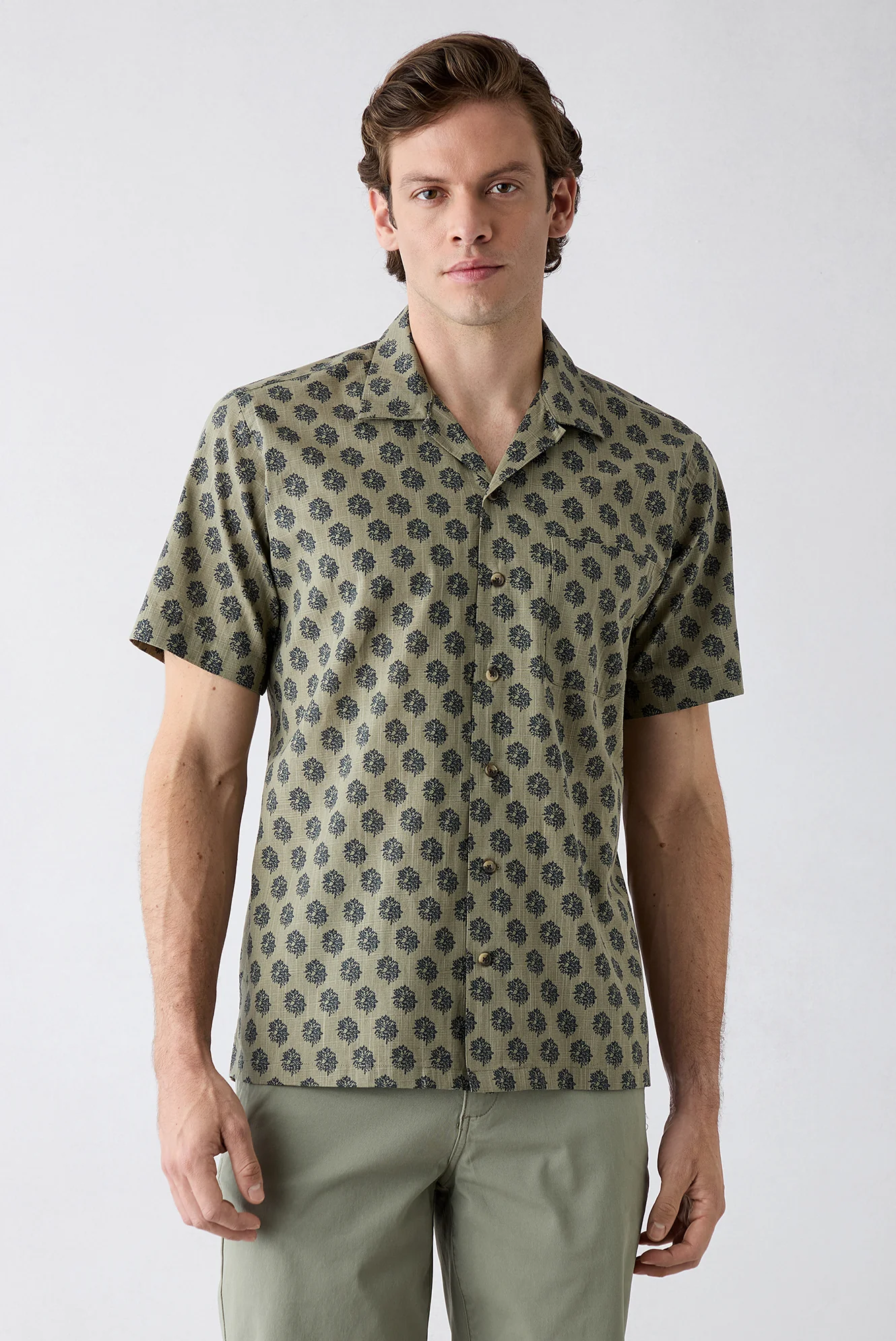 Orta Vizon Kısa Kol Regular Fit Apaş Yaka Desenli %100 Pamuk Gömlek