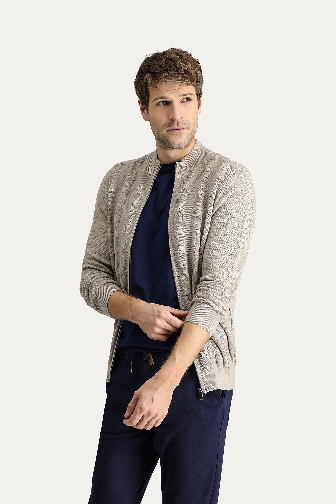 Orta Vizon Regular Fit Yünlü Desenli Triko Hırka