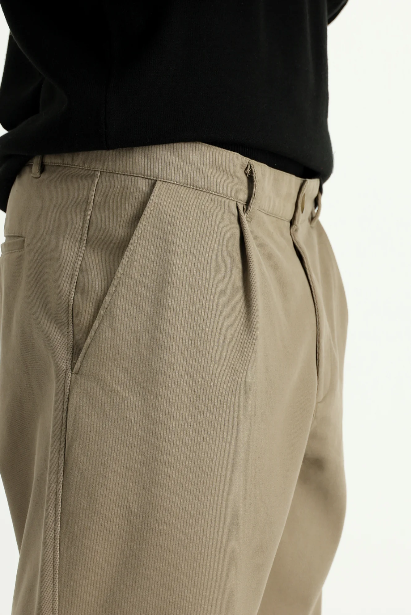 Orta Vizon Relaxed Fit Rahat Kesim Likralı Pileli Kanvas / Chino Pantolon - Image 3