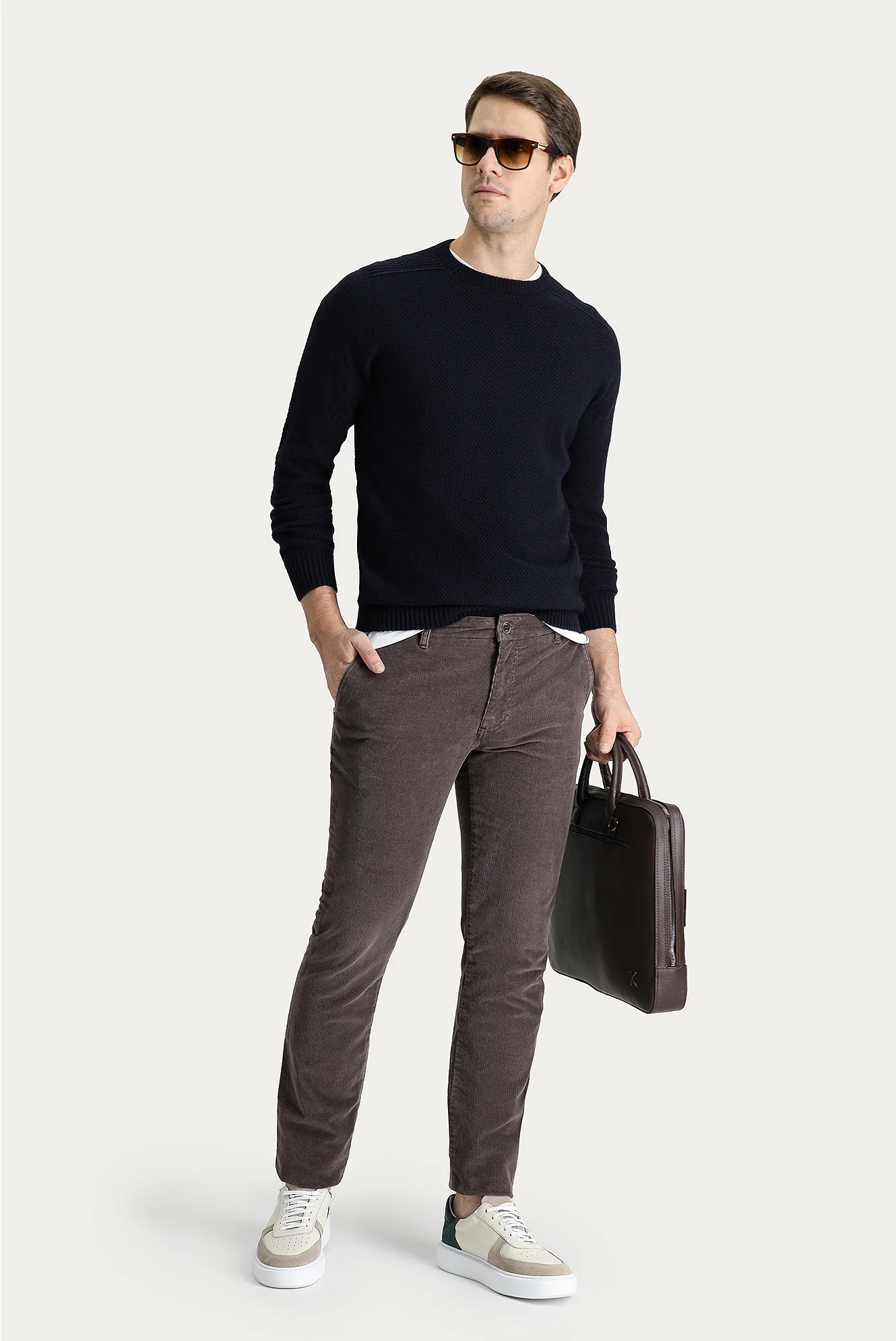 Orta Vizon Slim Fit Dar Kesim Likralı Kadife Pantolon - Image 2