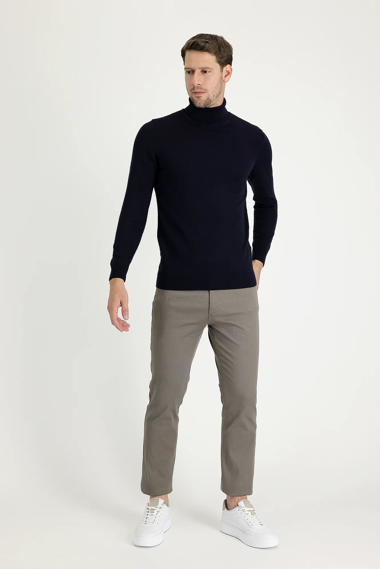 Orta Vizon Slim Fit Dar Kesim Spor Pantolon