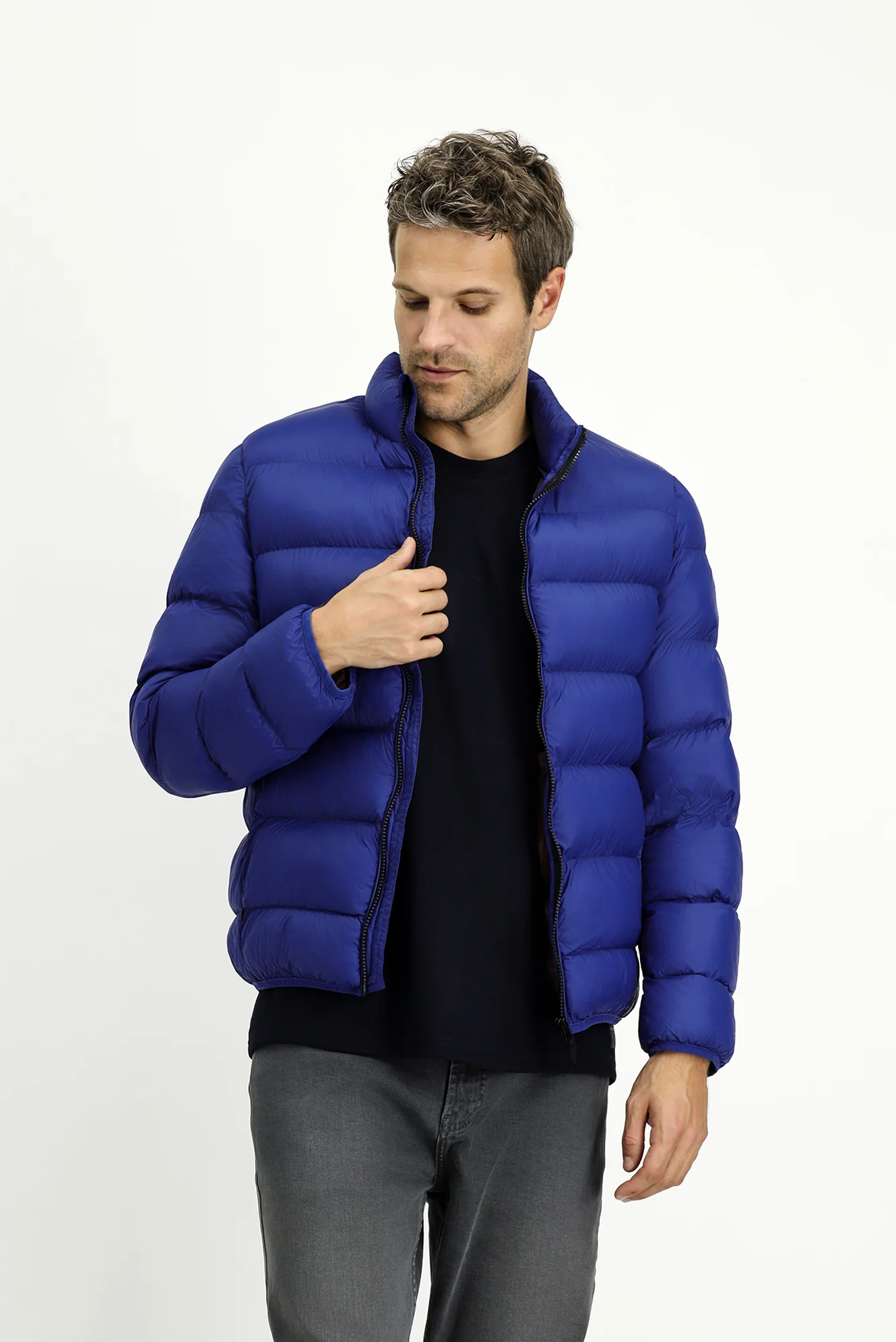 Saks Mavi Çantalı Dik Yaka Fermuarlı Cepli Rüzgar Geçirmez Spor Şişme Mont - Image 4