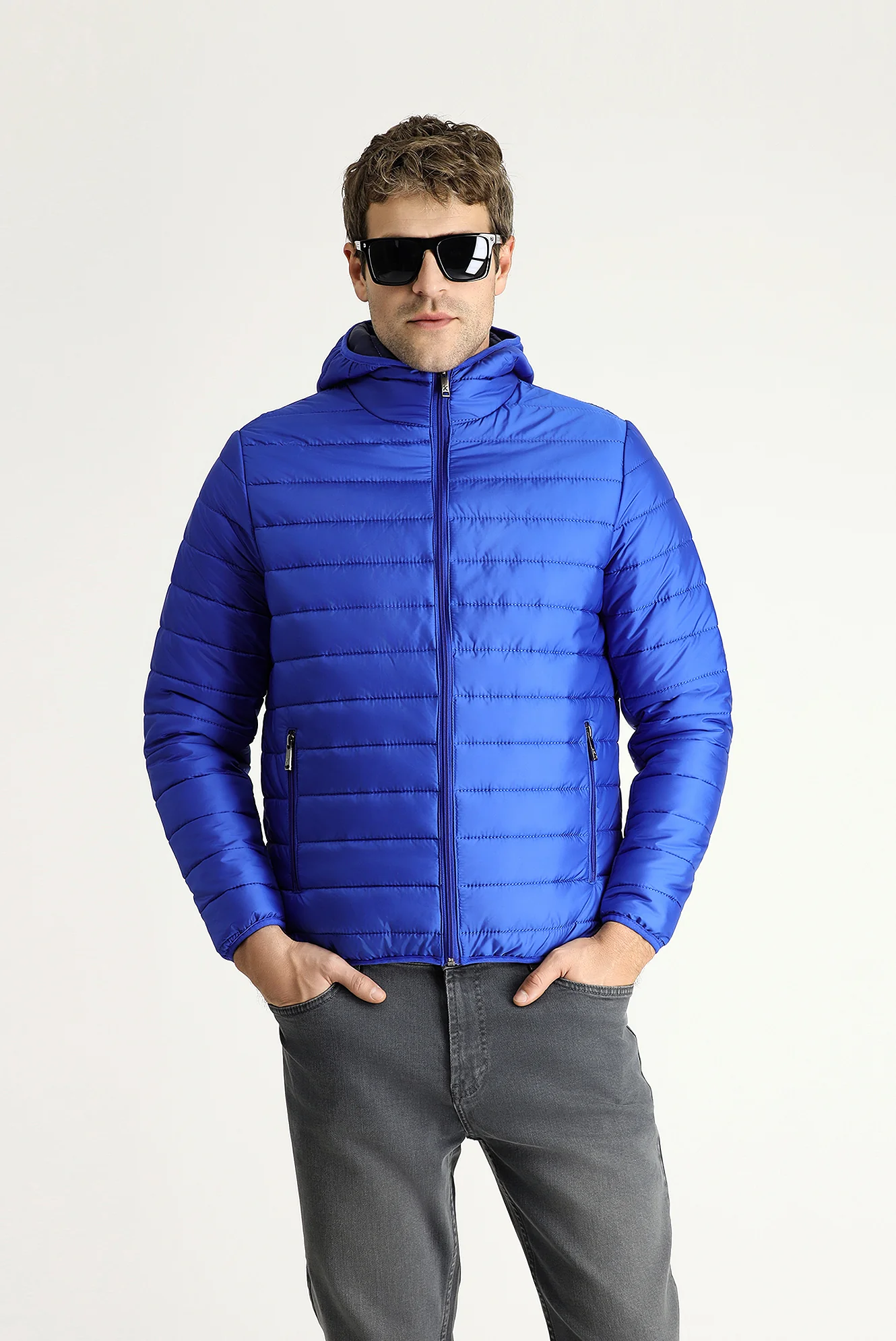 Saks Mavi Kapüşonlu Kapitone Spor Mont - Image 4