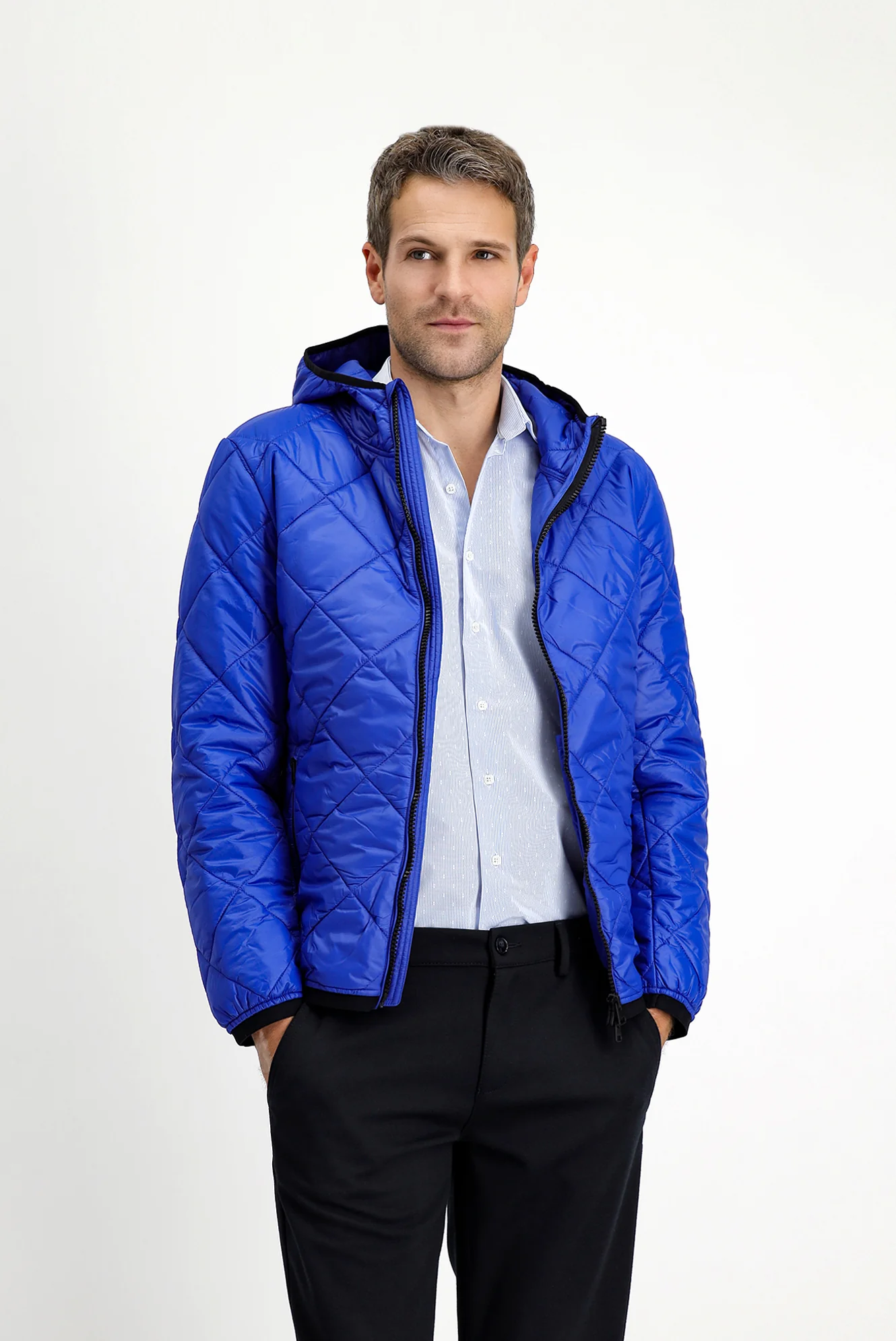 Saks Mavi Kapüşonlu Kapitone Spor Mont - Image 4