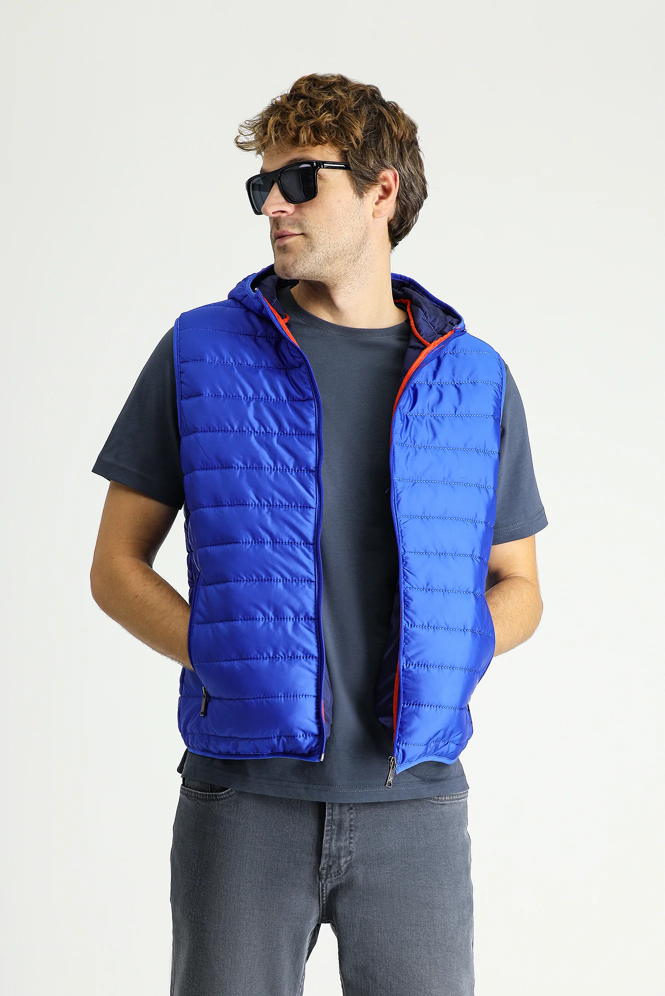 Saks Mavi Kapüşonlu Kapitone Spor Yelek - Image 3