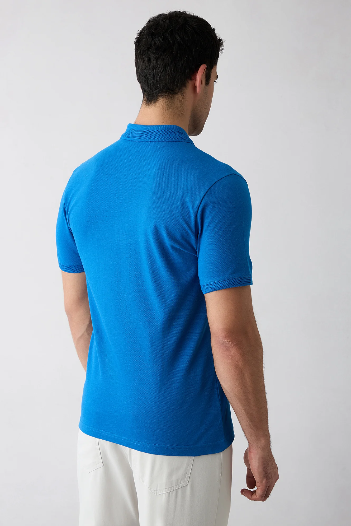 Saks Mavi Kıvrılmaz Polo Yaka Slim Fit Dar Kesim Ribana Detaylı Pamuk Tişört - Image 4