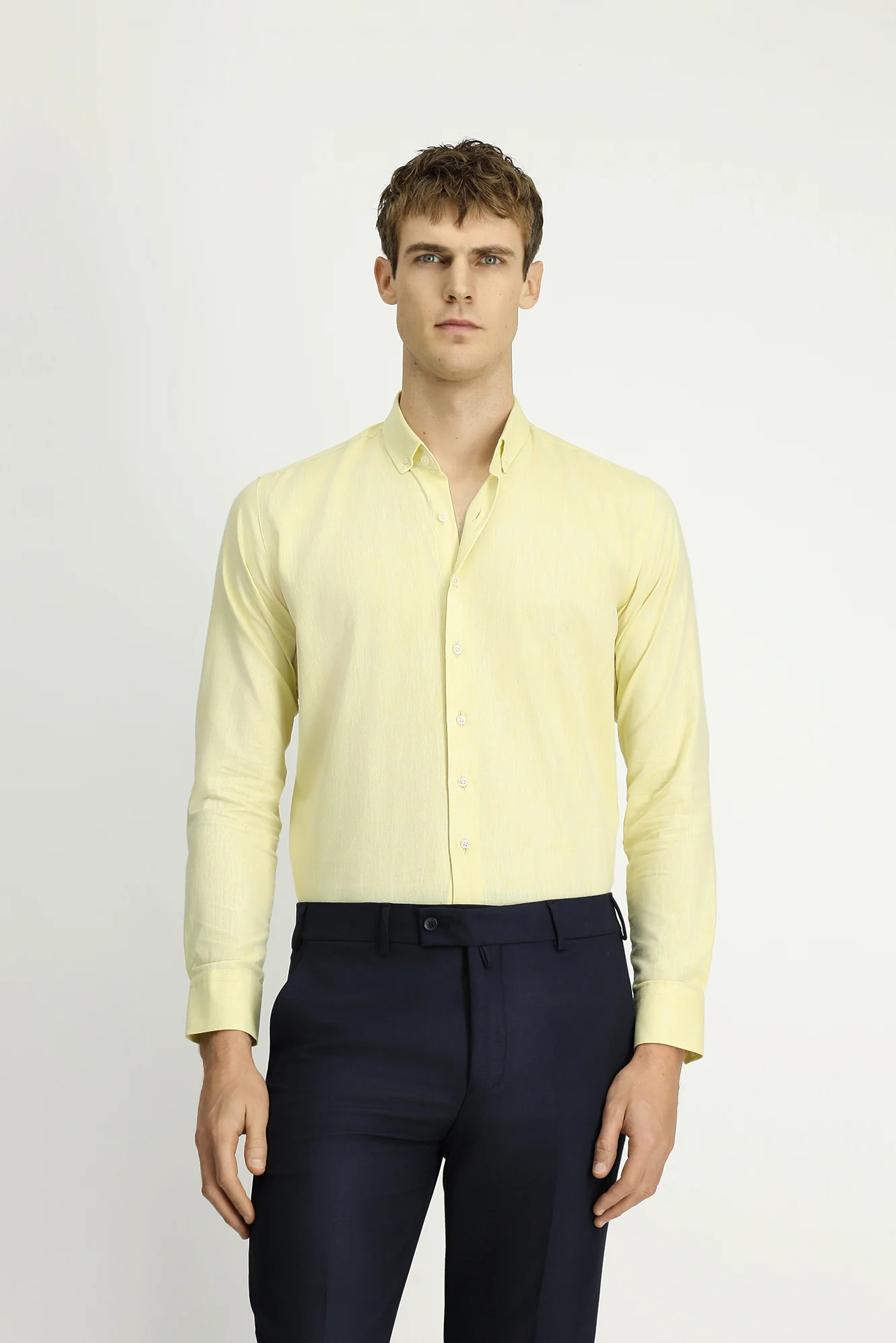 Sarı Uzun Kol Slim Fit Dar Kesim Pamuklu Keten Düğmeli Yaka Gömlek - Image 4