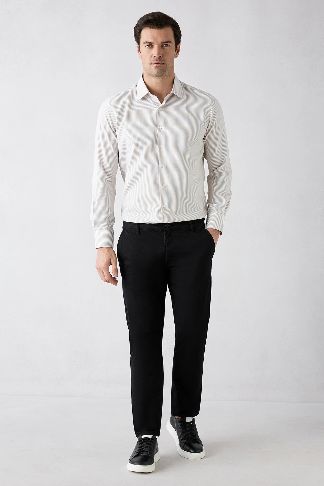 Siyah Relaxed Fit Rahat Kesim Yan Cepli Kanvas / Chino Pantolon - Image 2