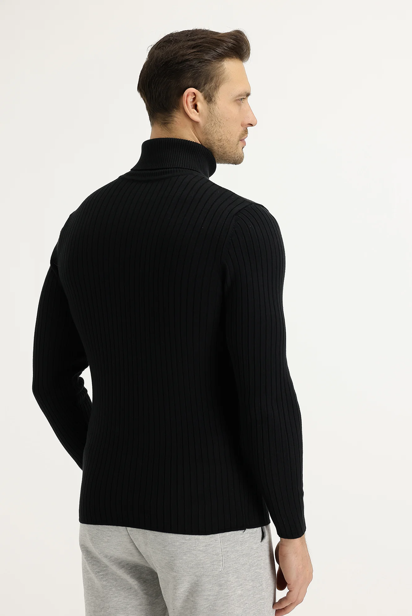 Siyah Balıkçı Yaka Slim Fit Dar Kesim Triko Kazak - Image 3