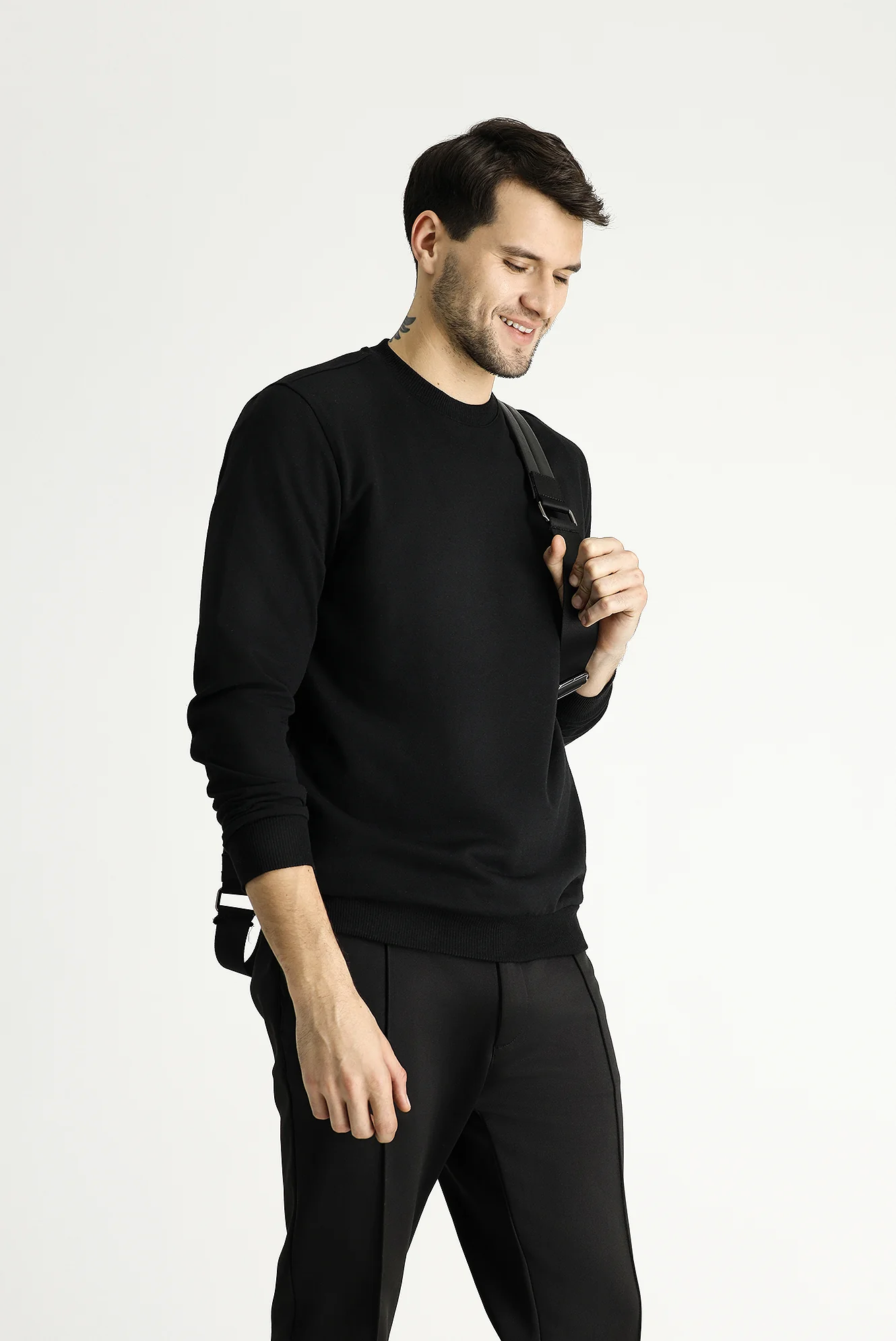 Siyah Bisiklet Yaka Regular Fit Mevsimlik 2 İplik Pamuklu Sweatshirt