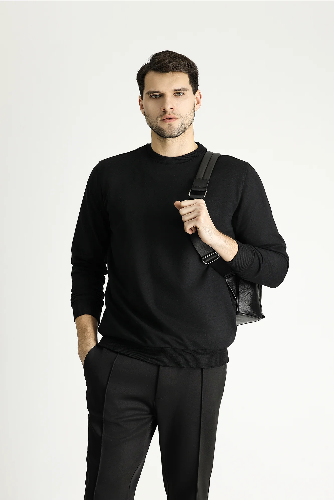 Siyah Bisiklet Yaka Regular Fit Mevsimlik 2 İplik Pamuklu Sweatshirt - Image 2