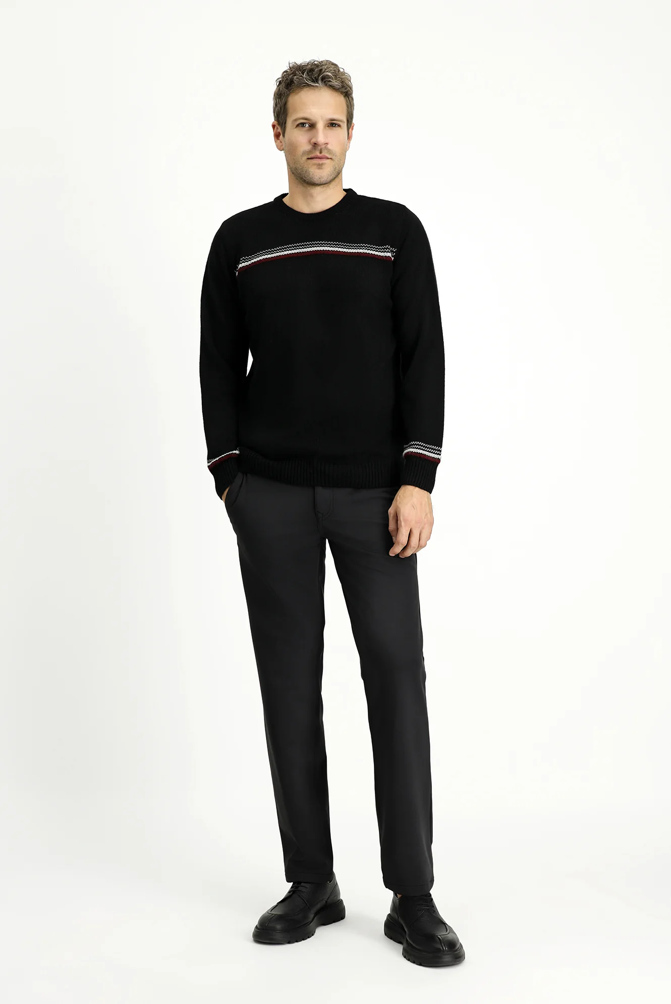 Siyah Bisiklet Yaka Regular Fit Desenli Triko Kazak - Image 2
