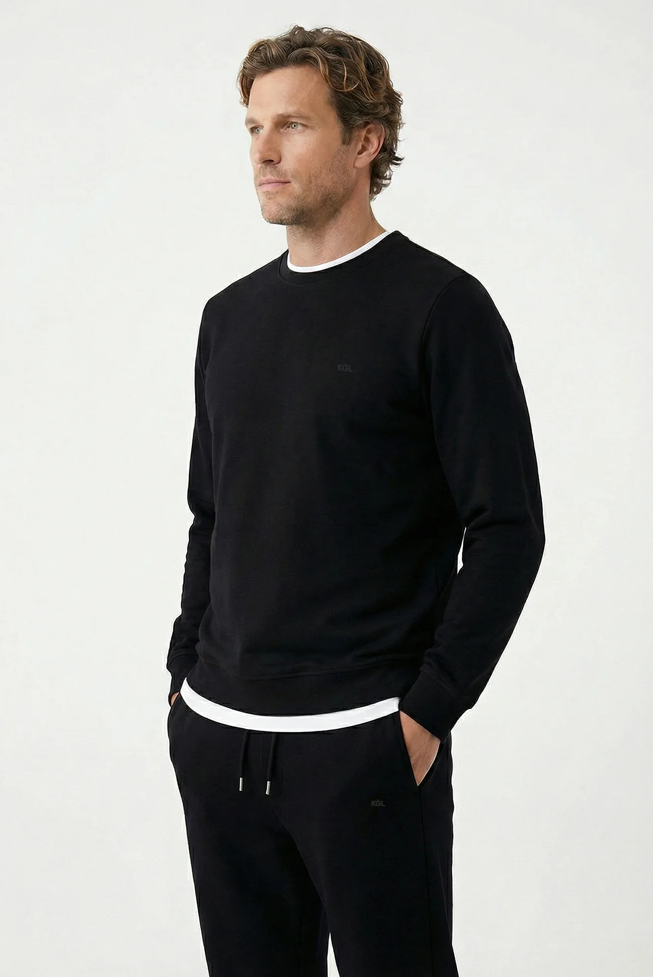 Siyah Bisiklet Yaka Regular Fit Pamuklu Basic Sweatshirt - Image 3