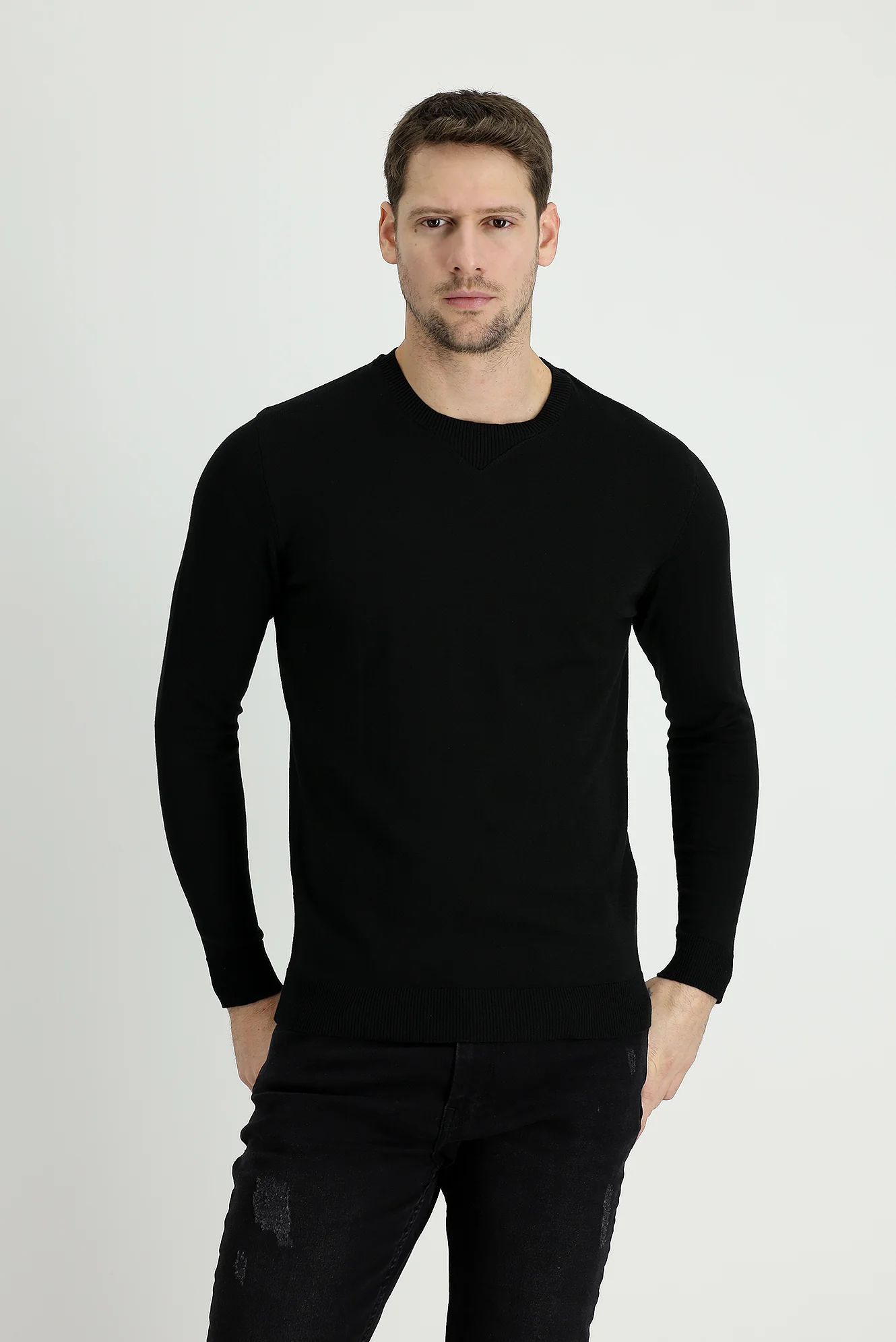 Siyah Bisiklet Yaka Slim Fit Dar Kesim Pamuklu Triko Kazak