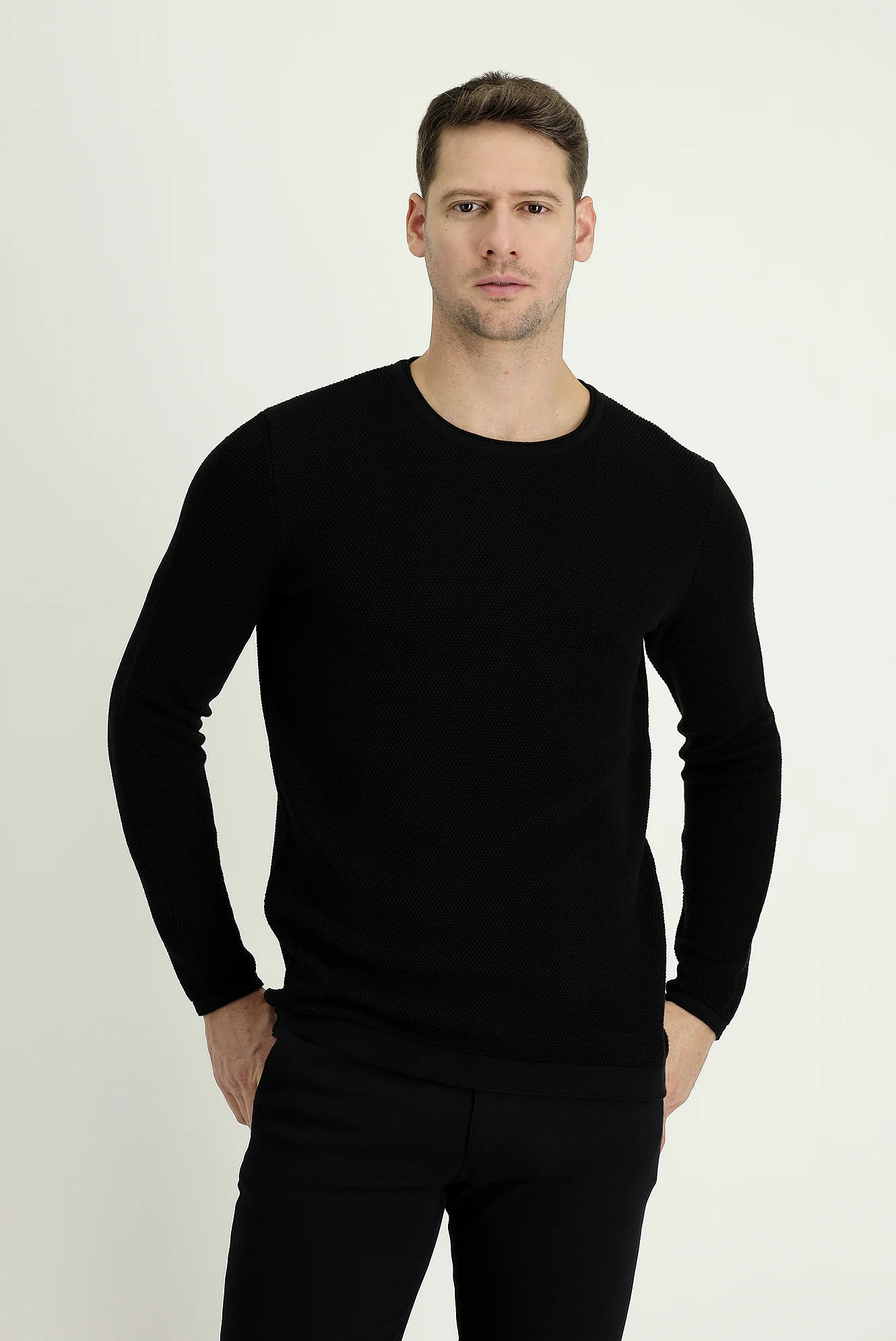 Siyah Bisiklet Yaka Slim Fit Dar Kesim Desenli Pamuklu Triko Kazak