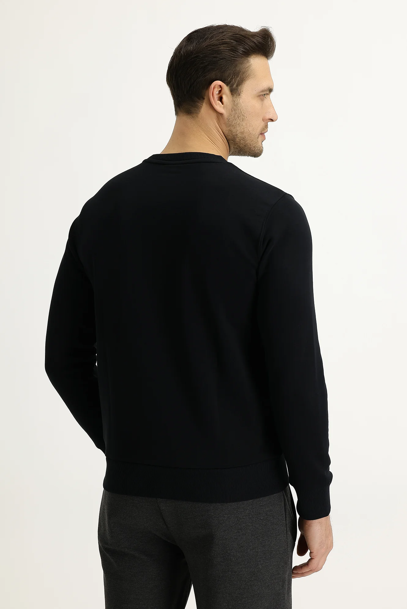 Siyah Bisiklet Yaka Slim Fit Dar Kesim Sweatshirt - Image 3
