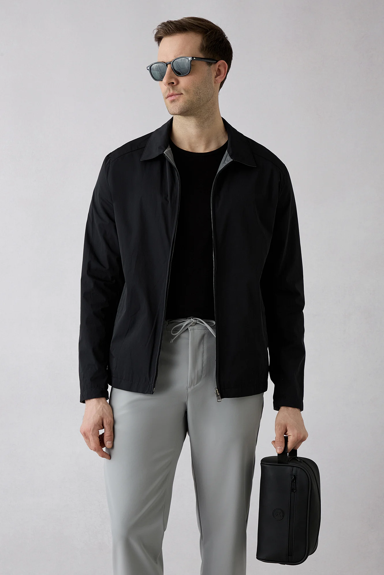 Siyah Bisiklet Yaka Slim Fit Yumuşak Dokulu Pamuklu Likralı Esnek Tişört - Image 5